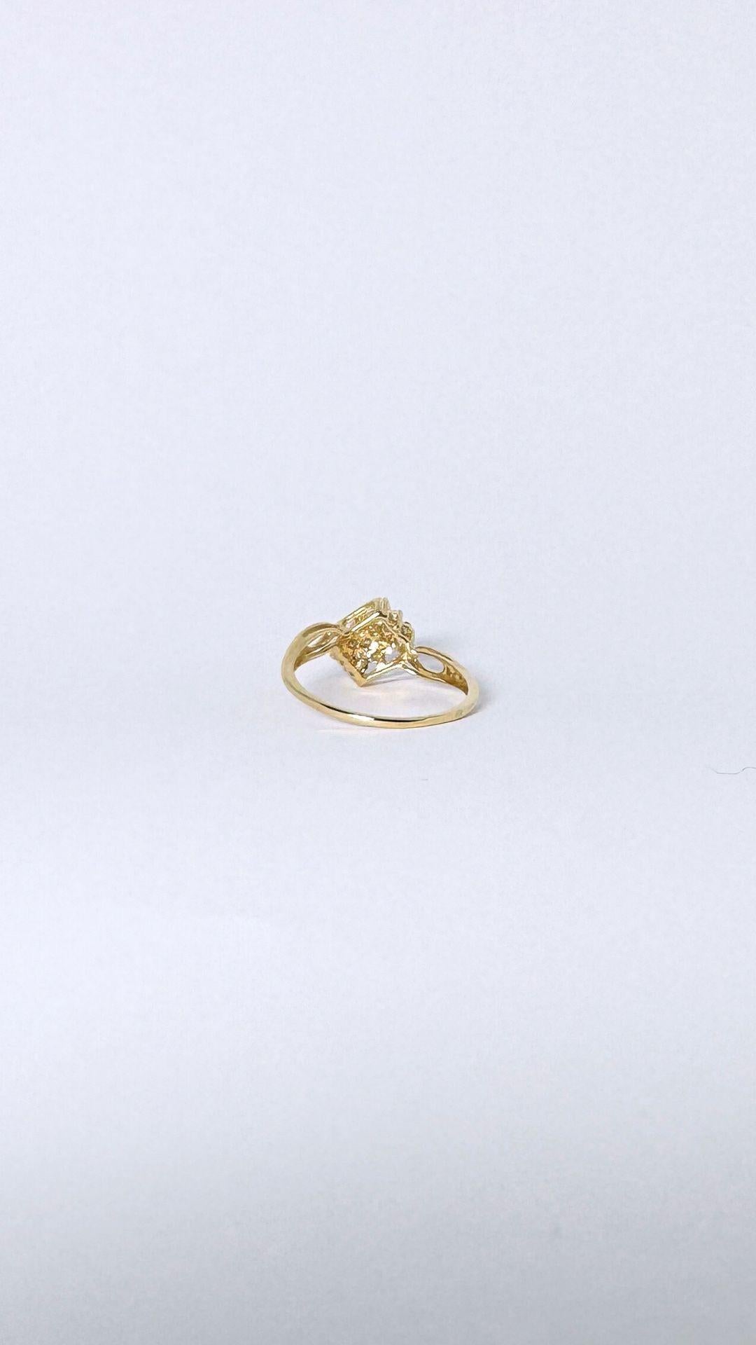European ring of 18 carat yellow gold with 17 brilliant cut diamonds VVSI  For Sale 1