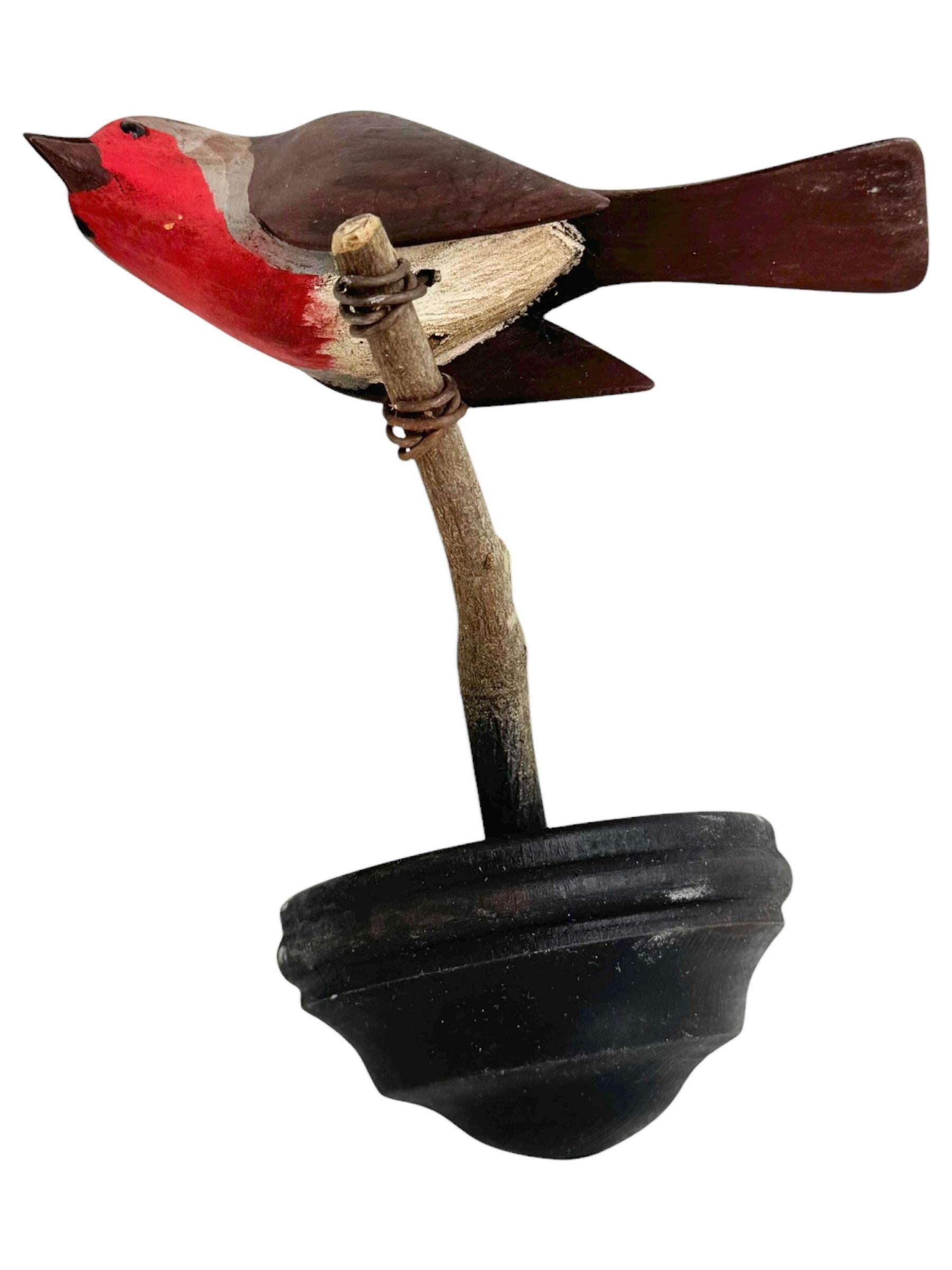 Europäischer Robin Vichtauer Geschnitzter Holzvogel, Schwarzwälder Volkskunst, Österreich, 1910er Jahre (Schwarzwald)