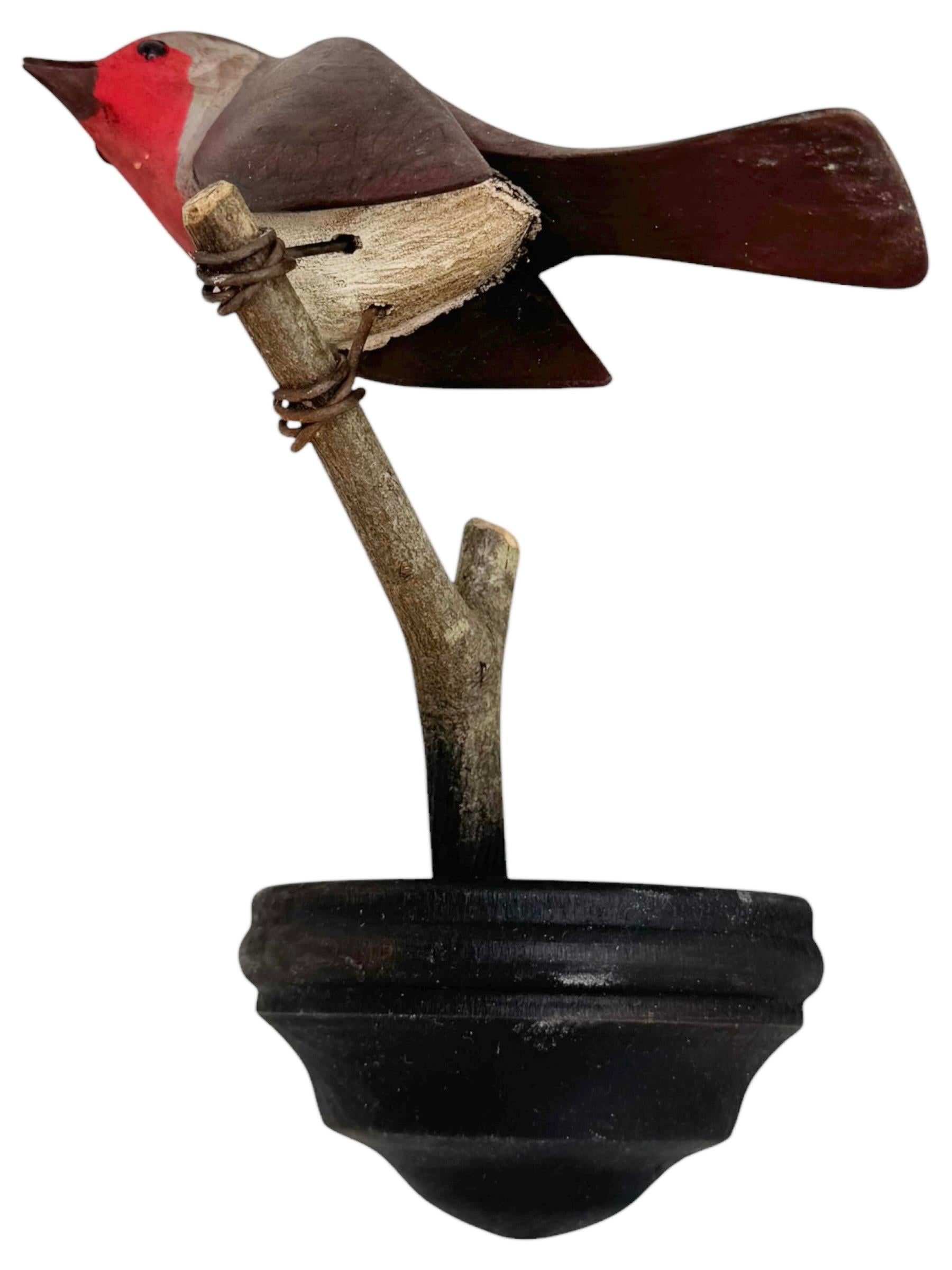 Europäischer Robin Vichtauer Geschnitzter Holzvogel, Schwarzwälder Volkskunst, Österreich, 1910er Jahre (Österreichisch)