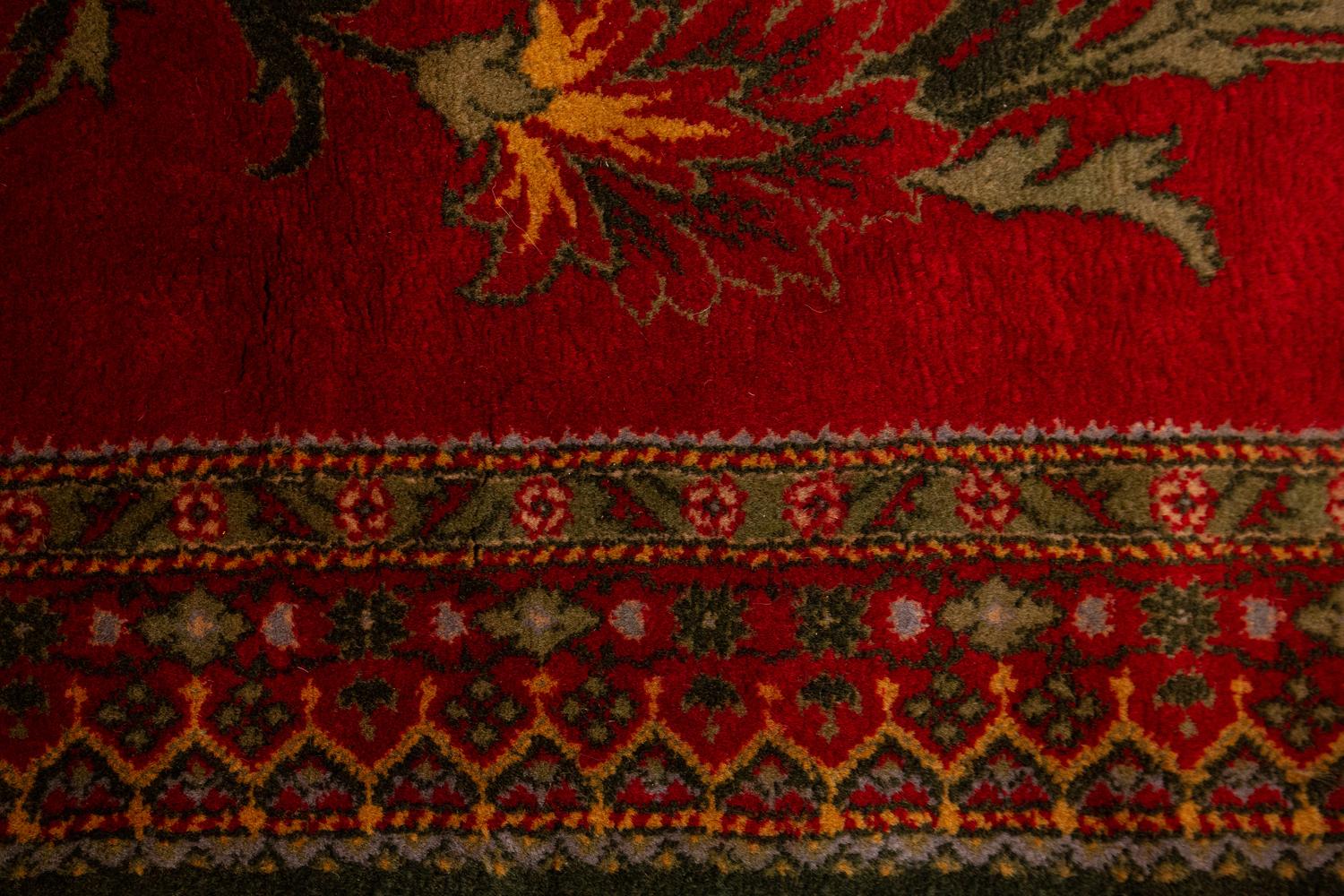 Europäischer Teppich, Kirschbaumholzfeld mit Vögeln und Blumenringen, um 1880 im Angebot 5