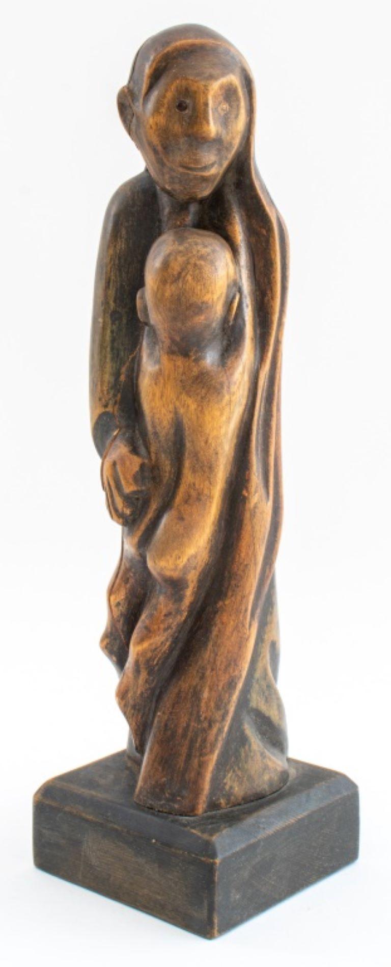 Autre École européenne, mère et enfant, sculpture en bois en vente