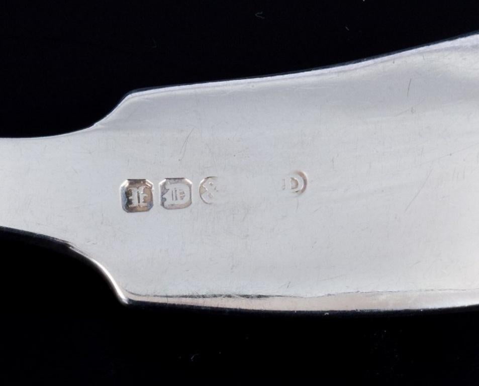 Unknown European silversmith, sauce spoon in silver. Approx. 1920s.  For Sale