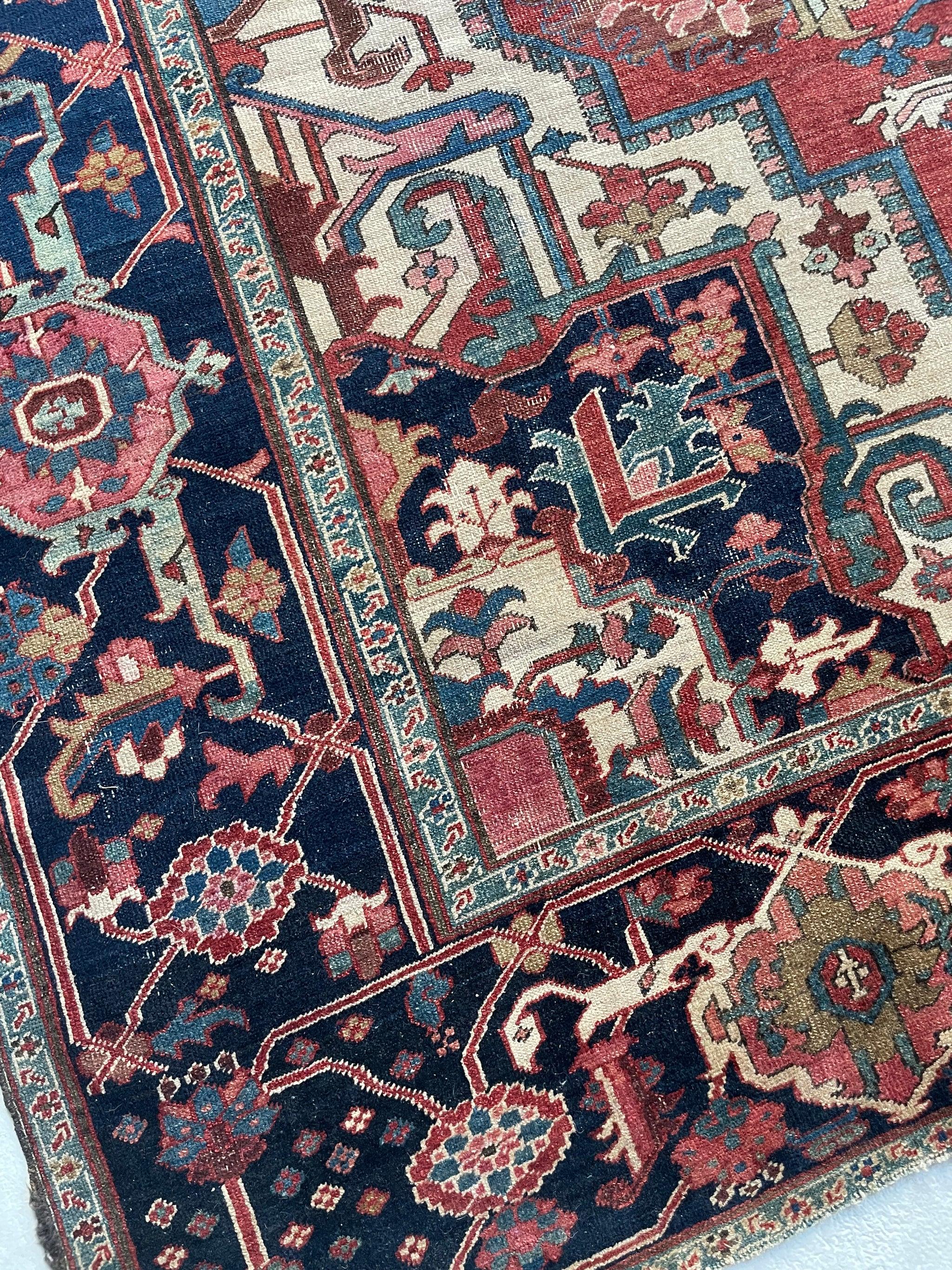 Noué à la main Tapis Serapi ancien, de taille européenne, datant du début du siècle, c.I.C. en vente