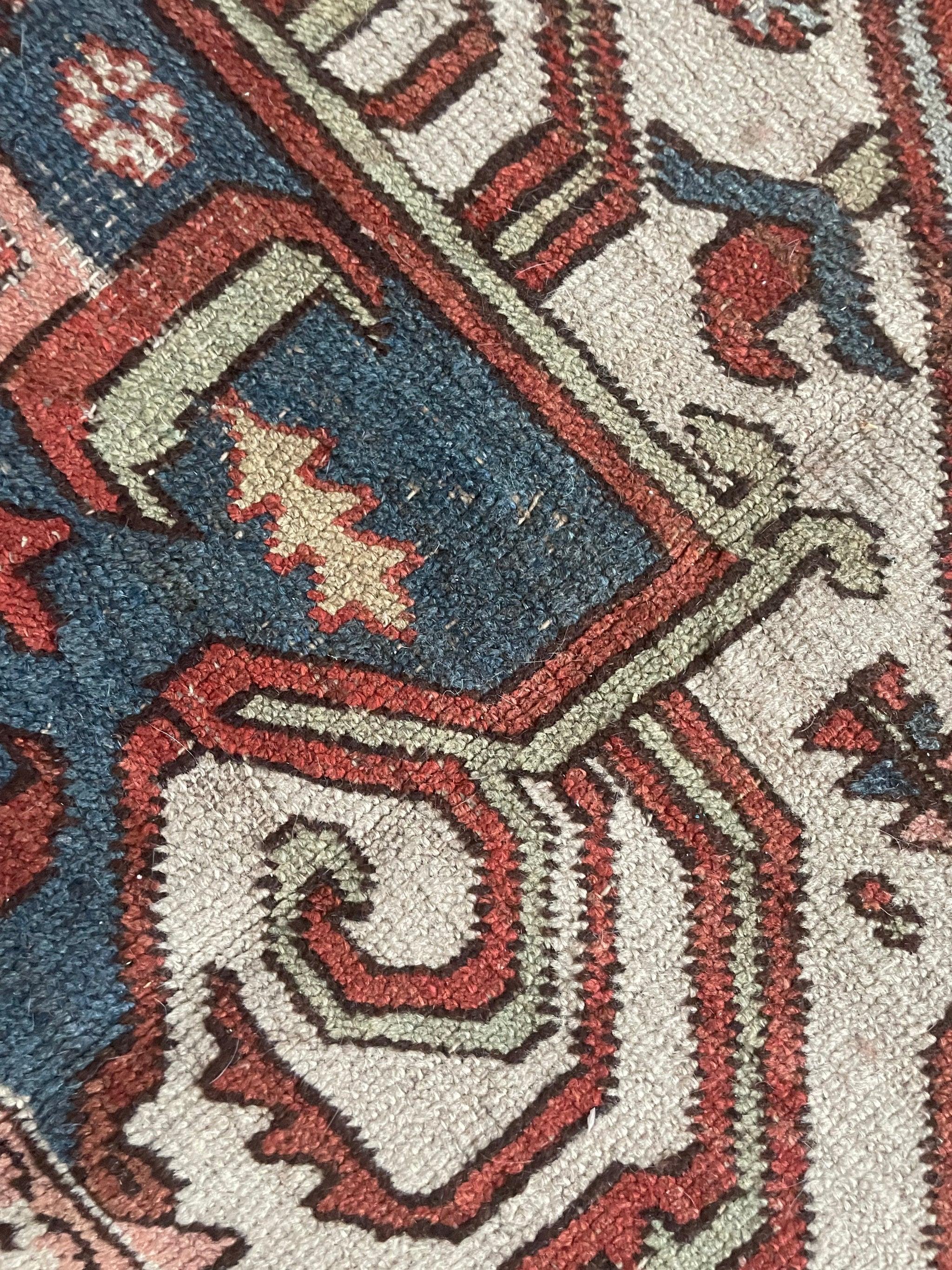 Heriz Serapi Tapis Heriz-Serapi ancien de taille européenne, vers les années 1910-20 en vente