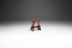 Tabouret européen en bois massif avec menuiserie à tenon et mortaise, Europe, vers les années 1960