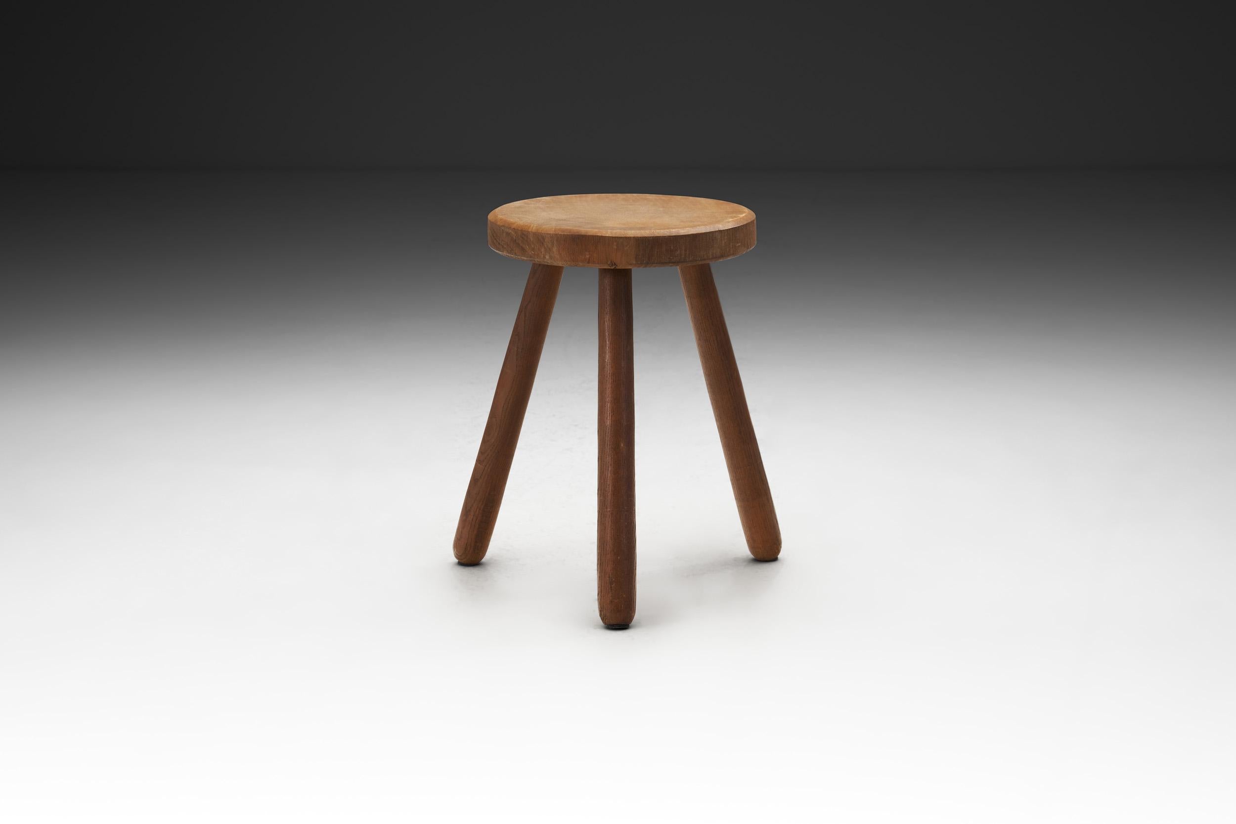European Solid Wood Tripod Stool, Europe, ca 1950s In Good Condition In Utrecht, NL
