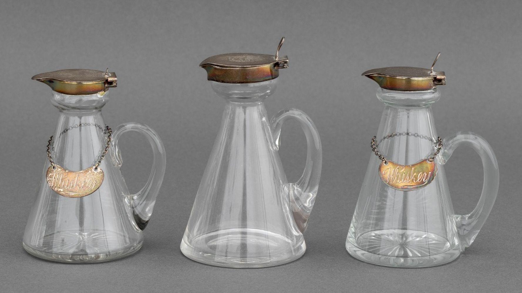 Sammlung von drei Sterling Silber montiert Glas Whiskey Noggins, jeweils mit Sterling 