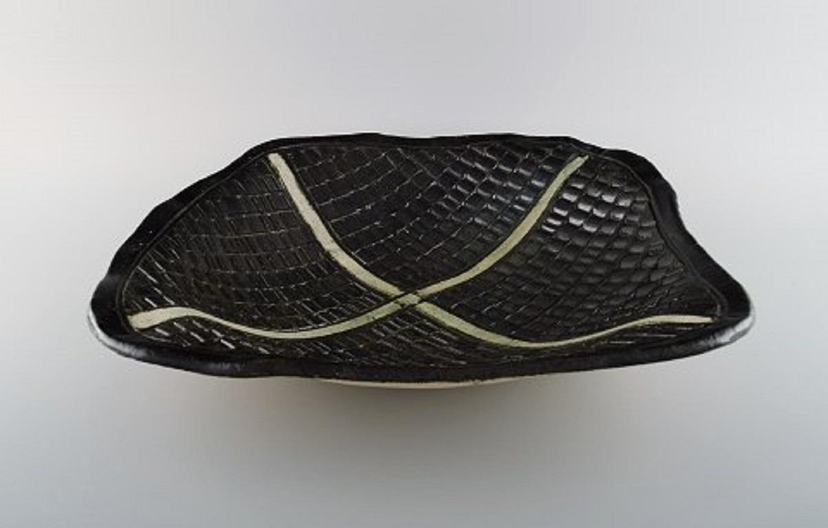Inconnu Grand plat/bol unique en céramique émaillée European Studio Ceramicist en vente