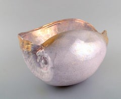 Céramiste européenne d'atelier, grande sculpture unique conçue sous forme de conque