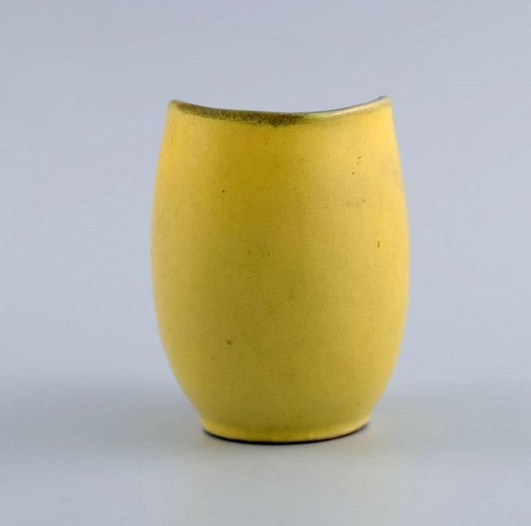 European Studio Ceramicist, Small Unique Vase with Wavy Edge in Glazed Ceramics In Excellent Condition For Sale In Copenhagen, DK
