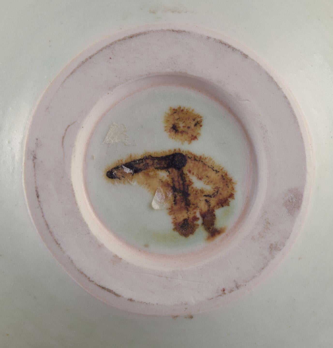 European studio ceramicist. Stoneware bowl. Hand-glazed in light tones. For Sale 1