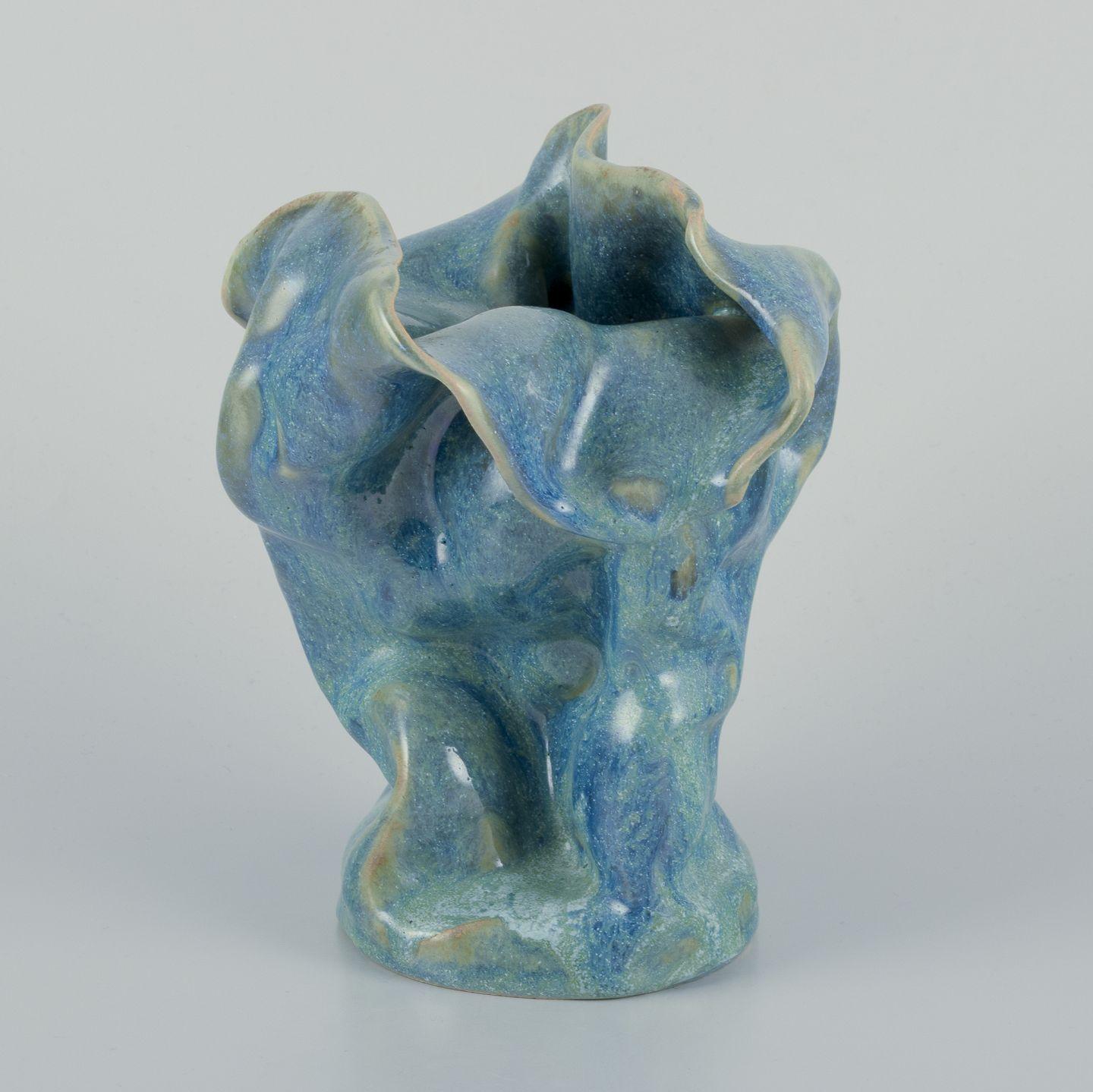 Les produits d'occasion sont exonérés de droits d'importation pour les clients américains. 
Par conséquent, aucun droit d'importation ne s'appliquera à votre achat.

Céramiste d'atelier européen.
Vase en céramique unique. Forme organique. Fabriqué à