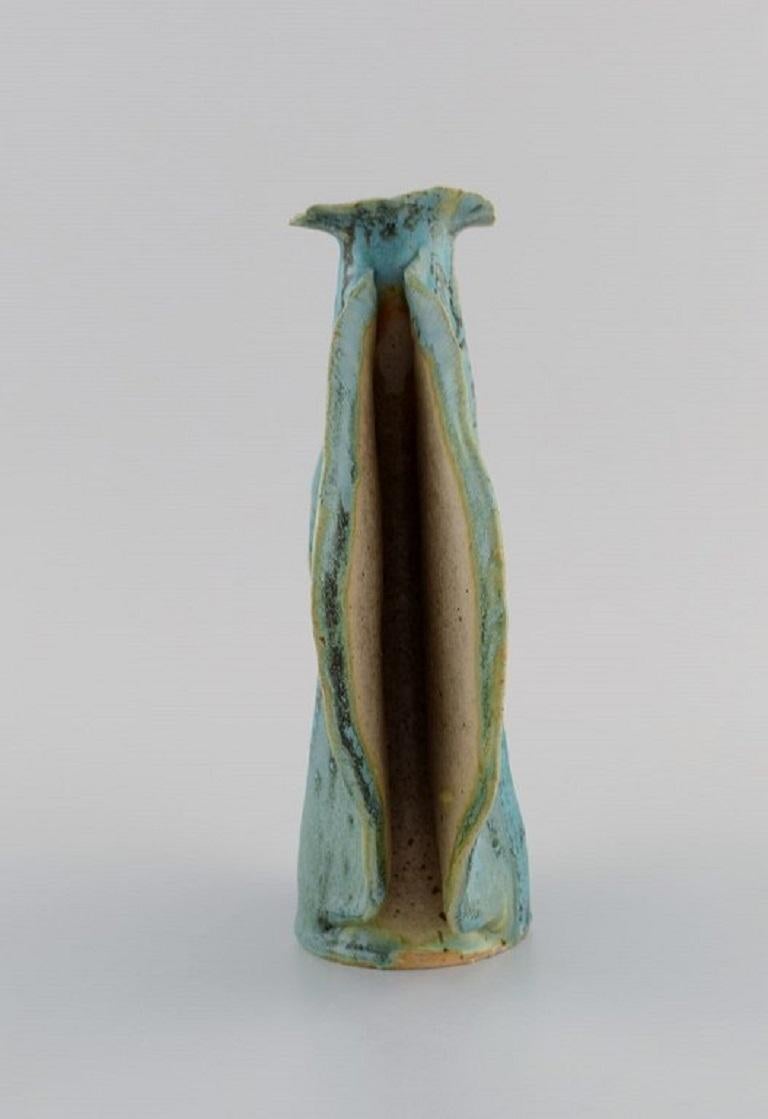 Europäischer Studio-Keramikkünstler, einzigartige Vase aus glasiertem Steingut, 1970er Jahre (Glasiert)