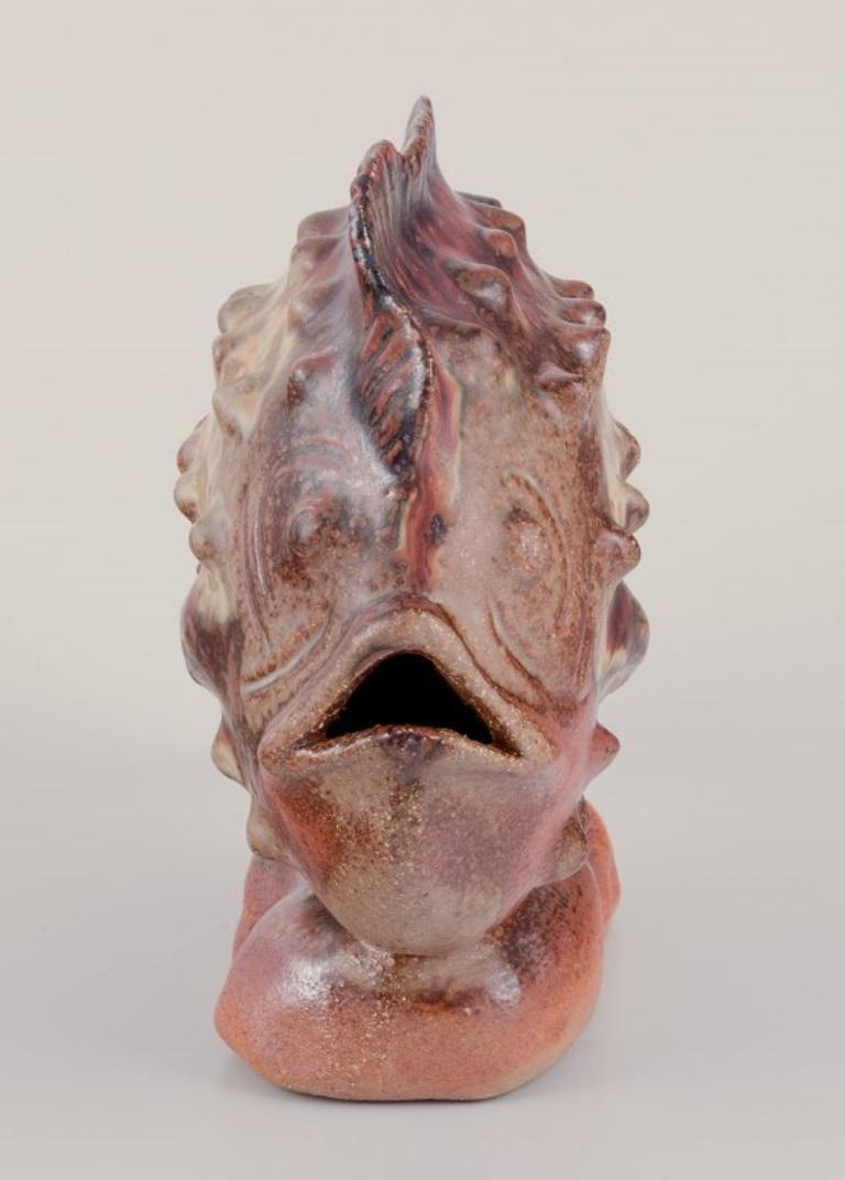 Céramiste d'atelier européen. Grande figure en céramique d'un poisson Excellent état - En vente à Copenhagen, DK