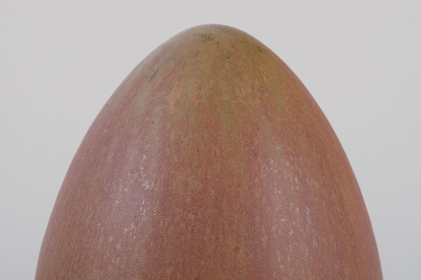 Unknown European studio ceramist. Sculpture in the shape of an egg in ceramic For Sale