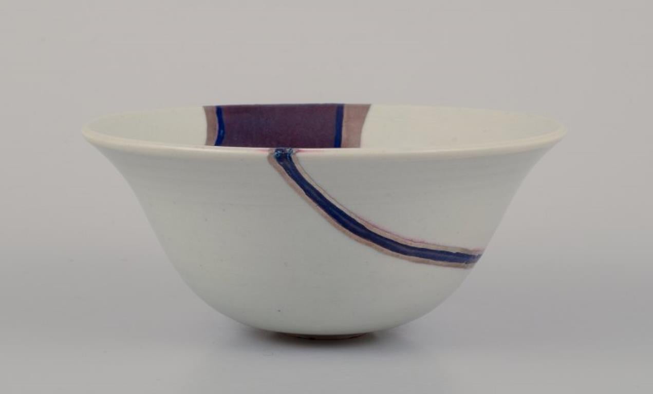 European studio ceramist, unique ceramic bowl. Iron glaze.
Late 20th century.
Signed.
In excellent condition.
Dimensions: H 14.0 cm. x D 6.2 cm.