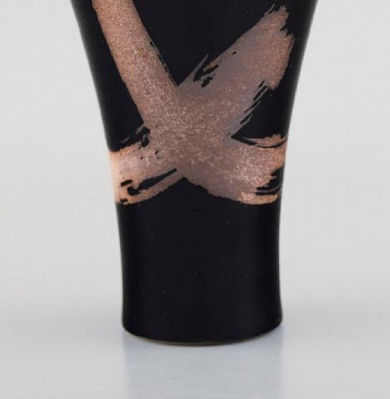 Sconosciuto Studio europeo di ceramica, Vaso unico in ceramica smaltata, circa 1980 in vendita