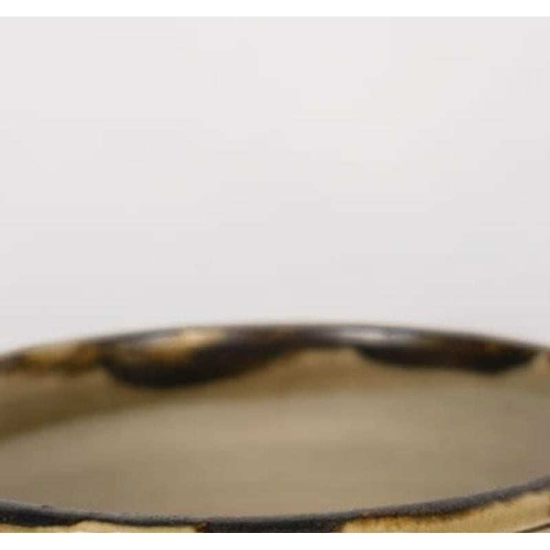 Céramique émaillée
H8 x D15 cm
