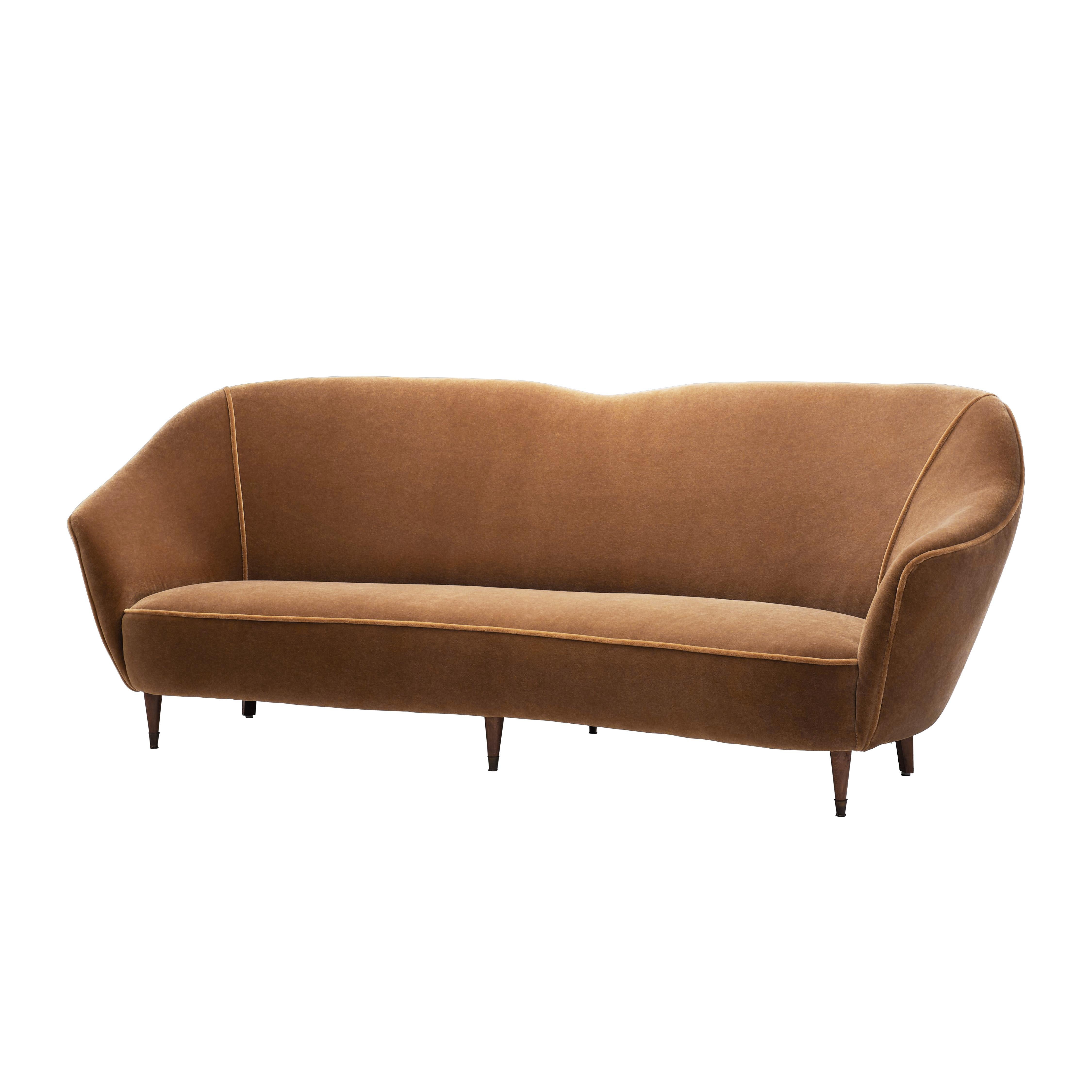 Europäisches gepolstertes Dreisitzer-Sofa mit gebeizten Holzbeinen, Europa ca. 1960er Jahre