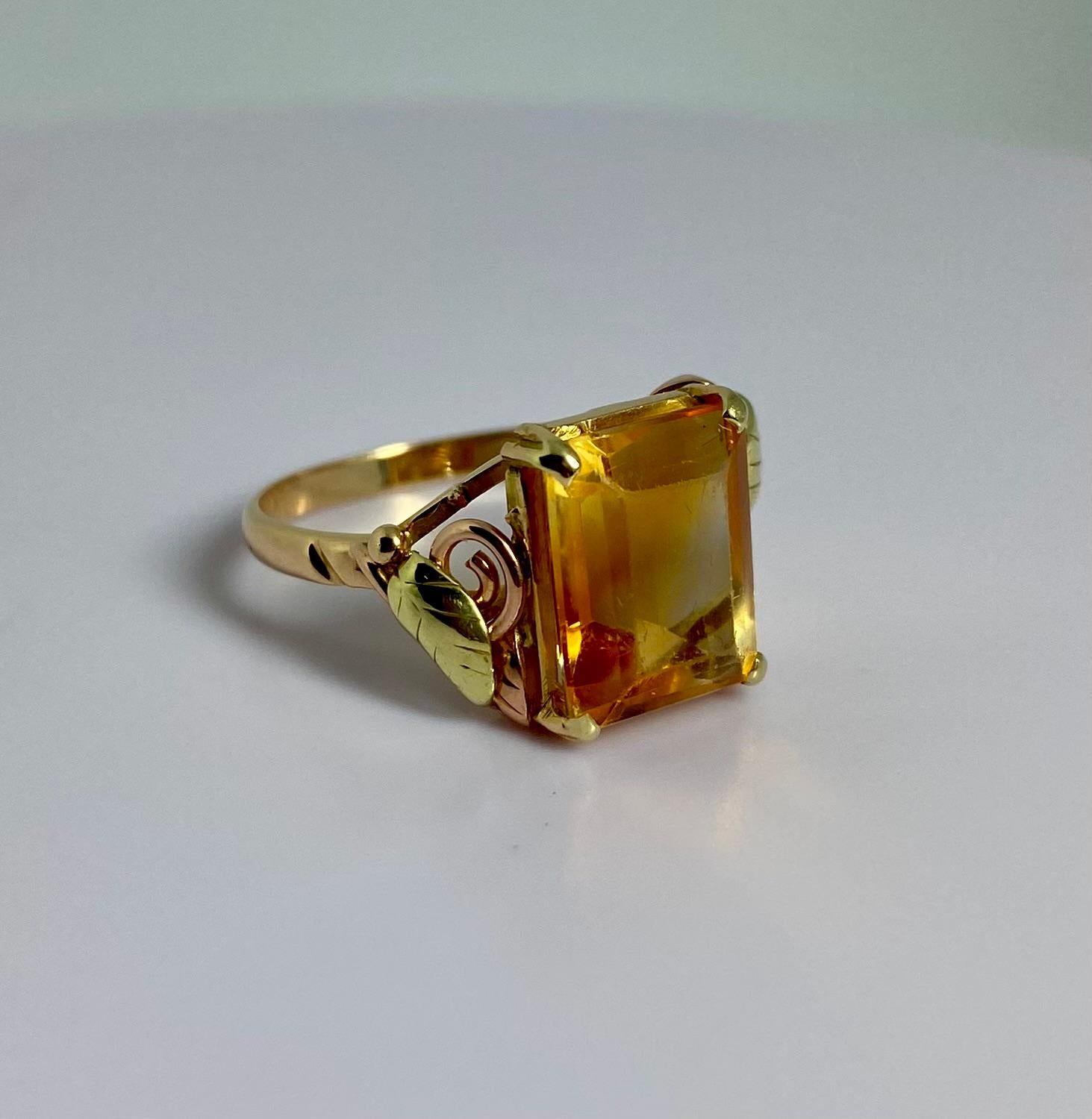 Bague solitaire européenne vintage en or jaune 14 carats avec citrine ocre facett�ée 4