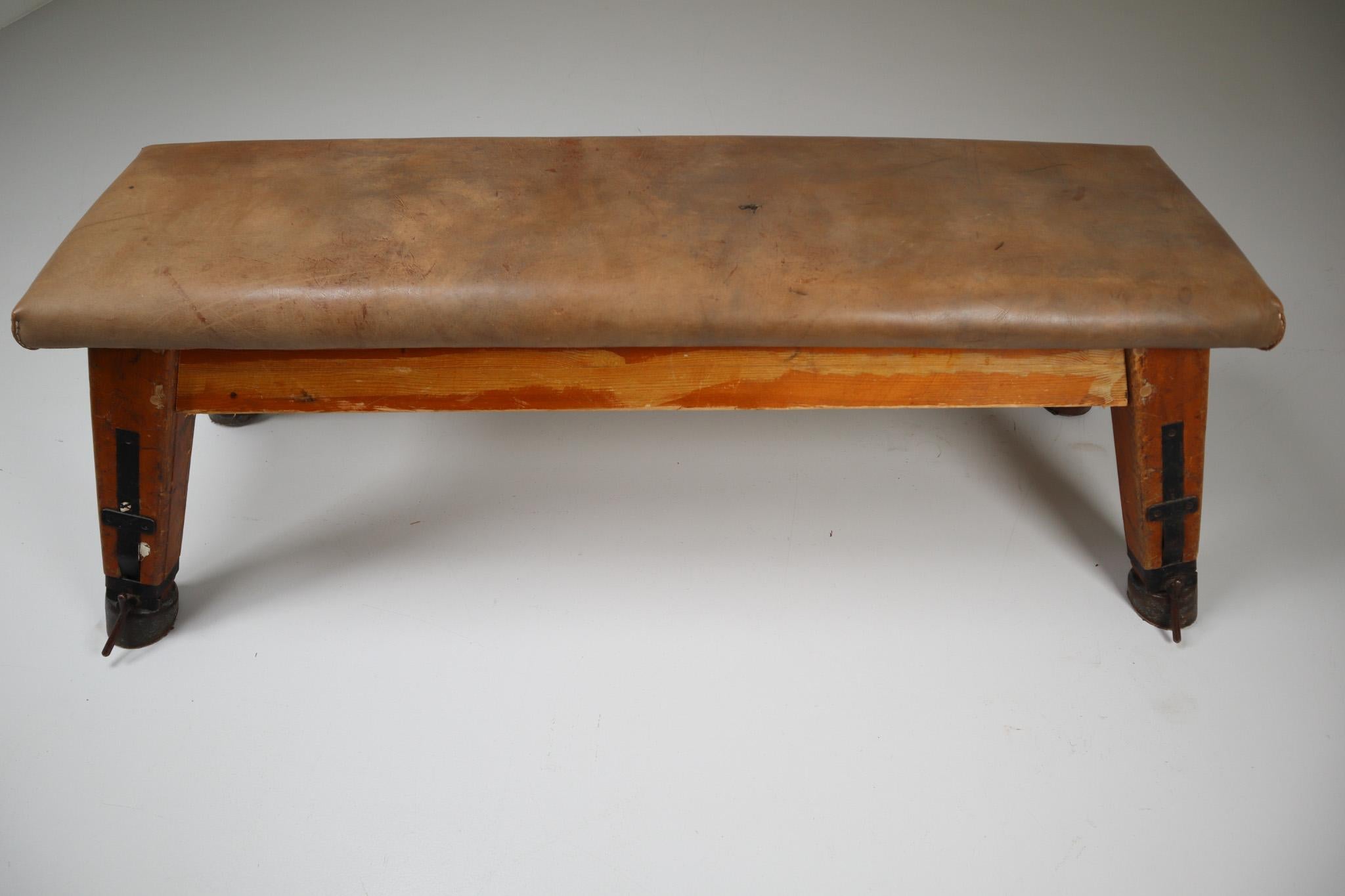 European Vintage Patinated Leather Gym Bench or Table, circa 1950s In Good Condition In Almelo, NL