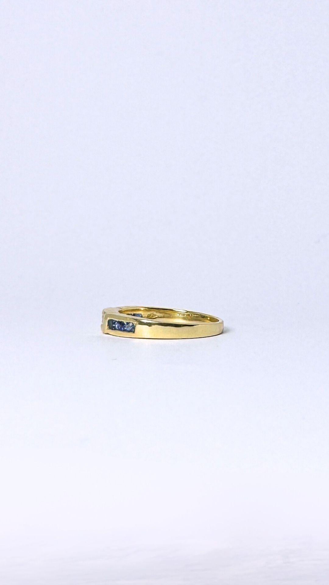 Brilliant Cut European vintage ring 14 carat yellow gold with diamonds and blue sapphires For Sale