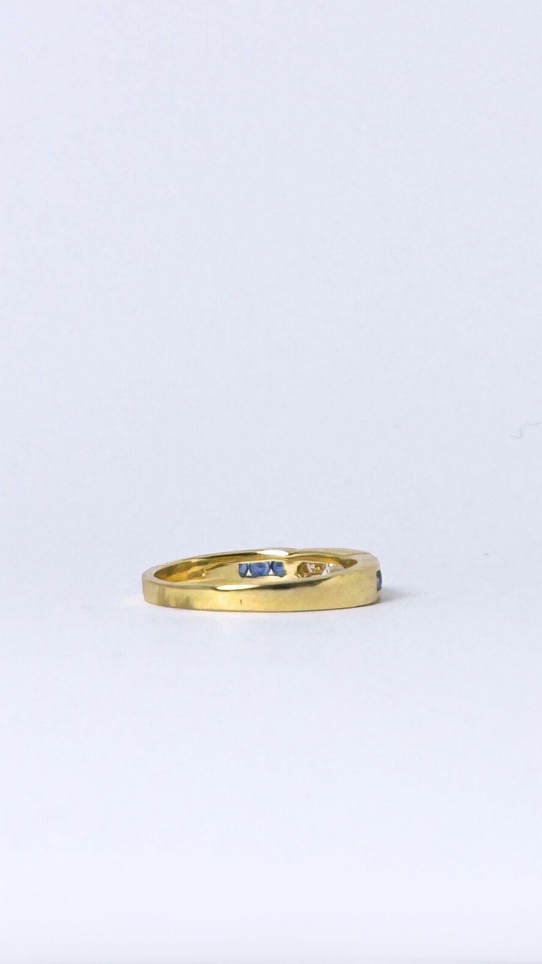 European vintage ring 14 carat yellow gold with diamonds and blue sapphires For Sale 1