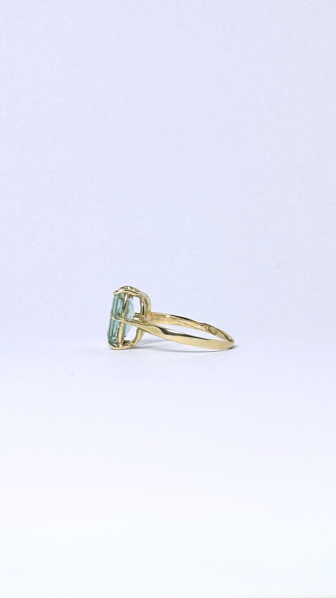 Europäischer Vintage-Ring aus 14 Karat Gold mit grünem Turmalin (Smaragdschliff)