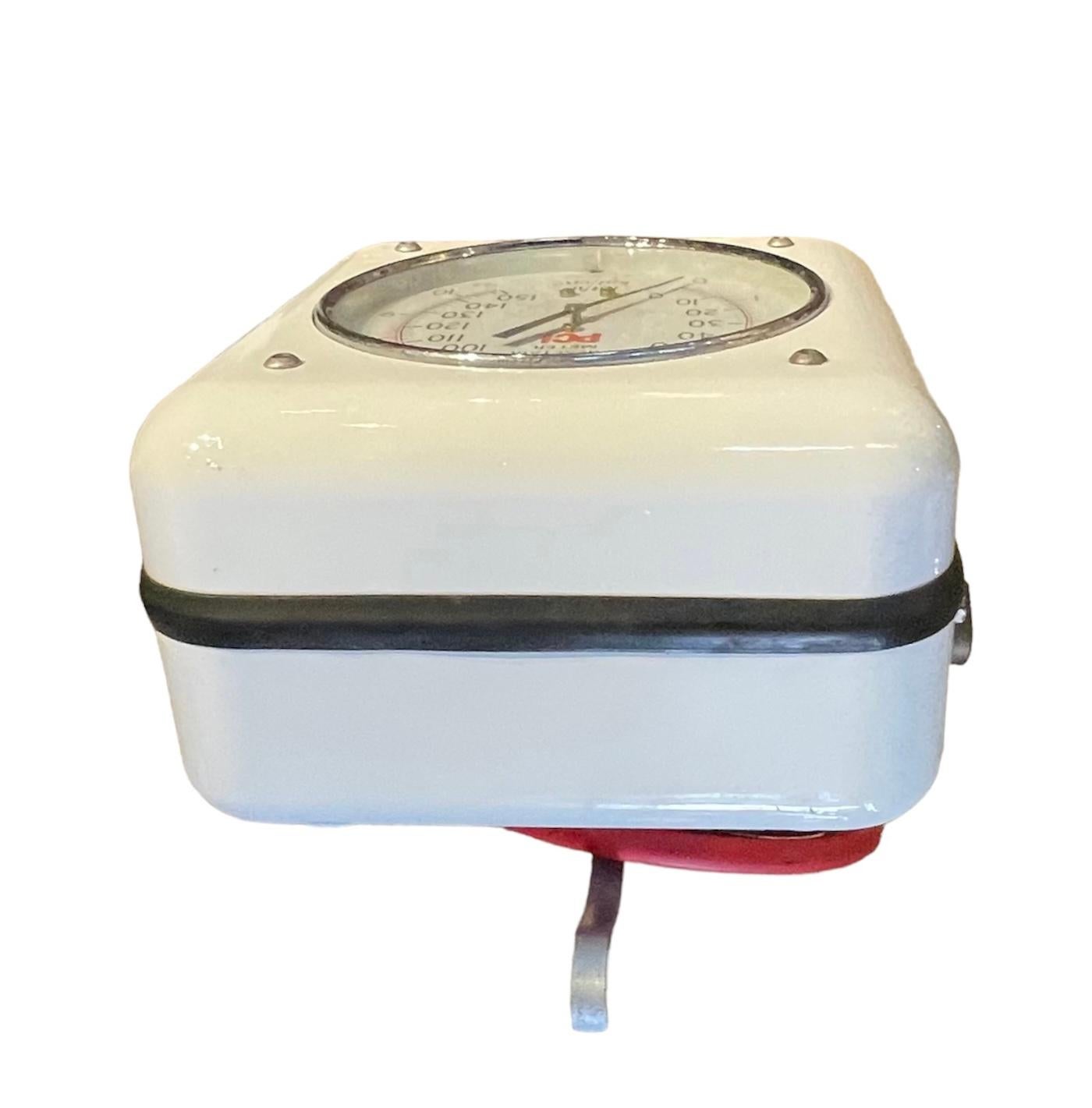 European White And Red PCL Preset Air Meter 4
