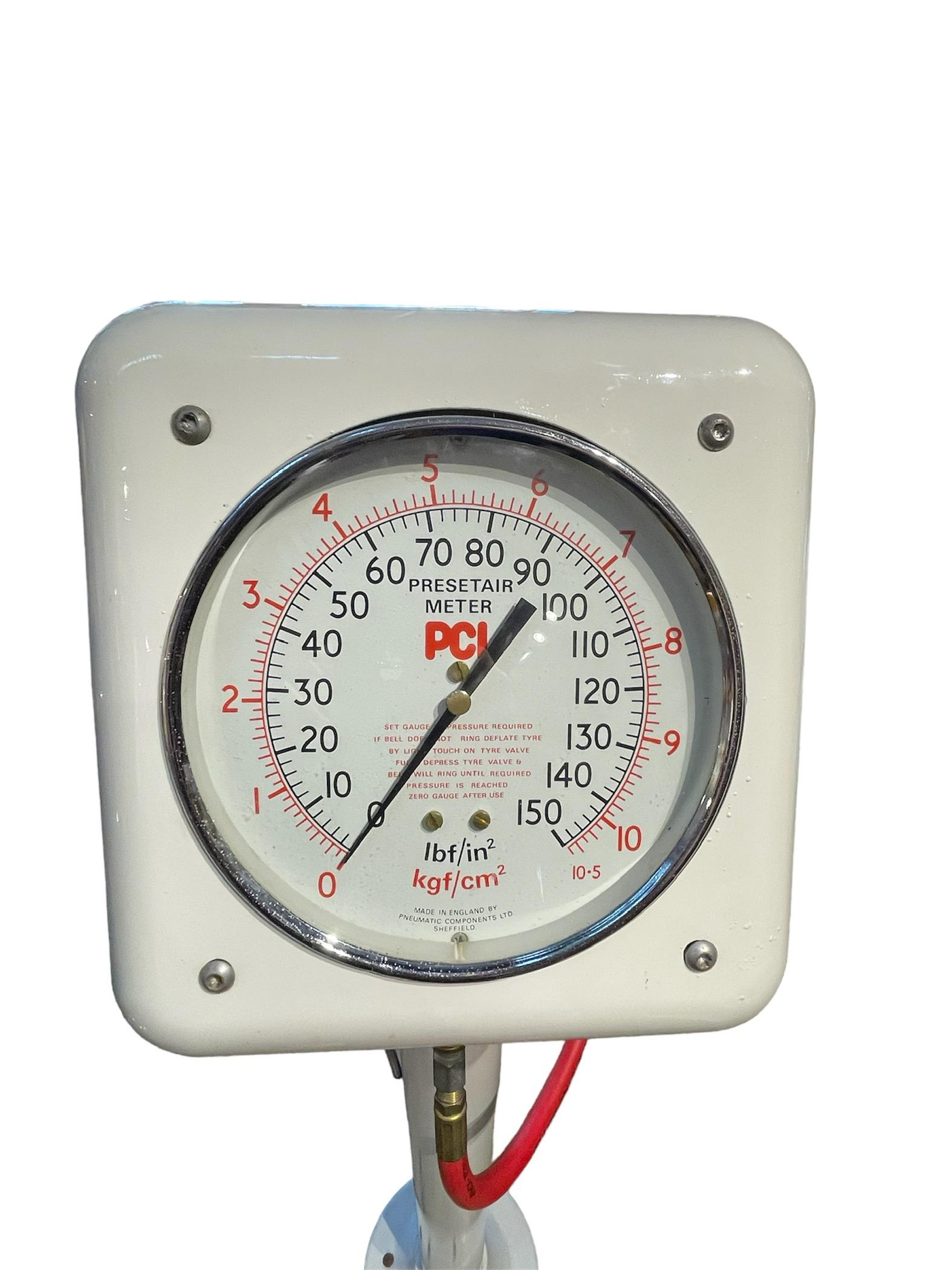 European White And Red PCL Preset Air Meter In Good Condition In Guaynabo, PR