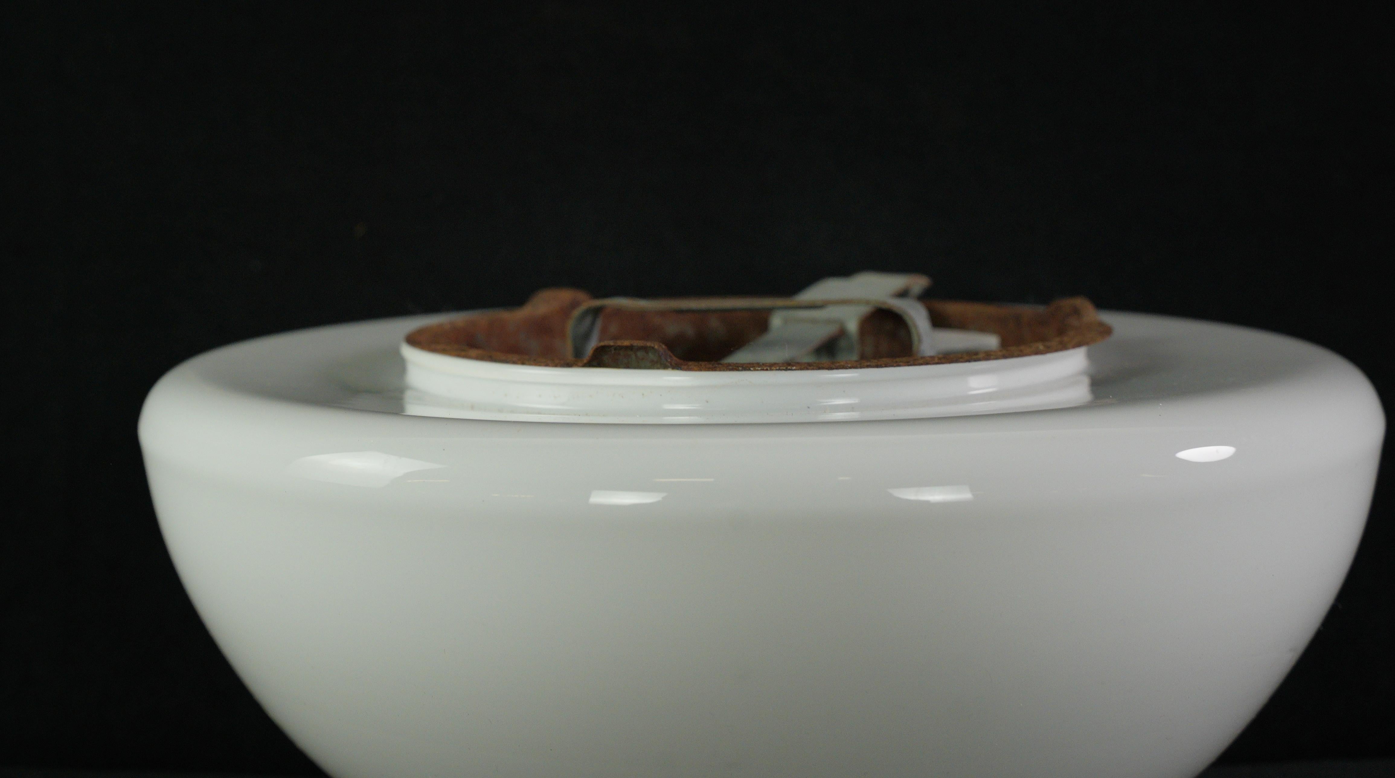 Métal European White Round 10 in. Verre Flush Mount Light en vente