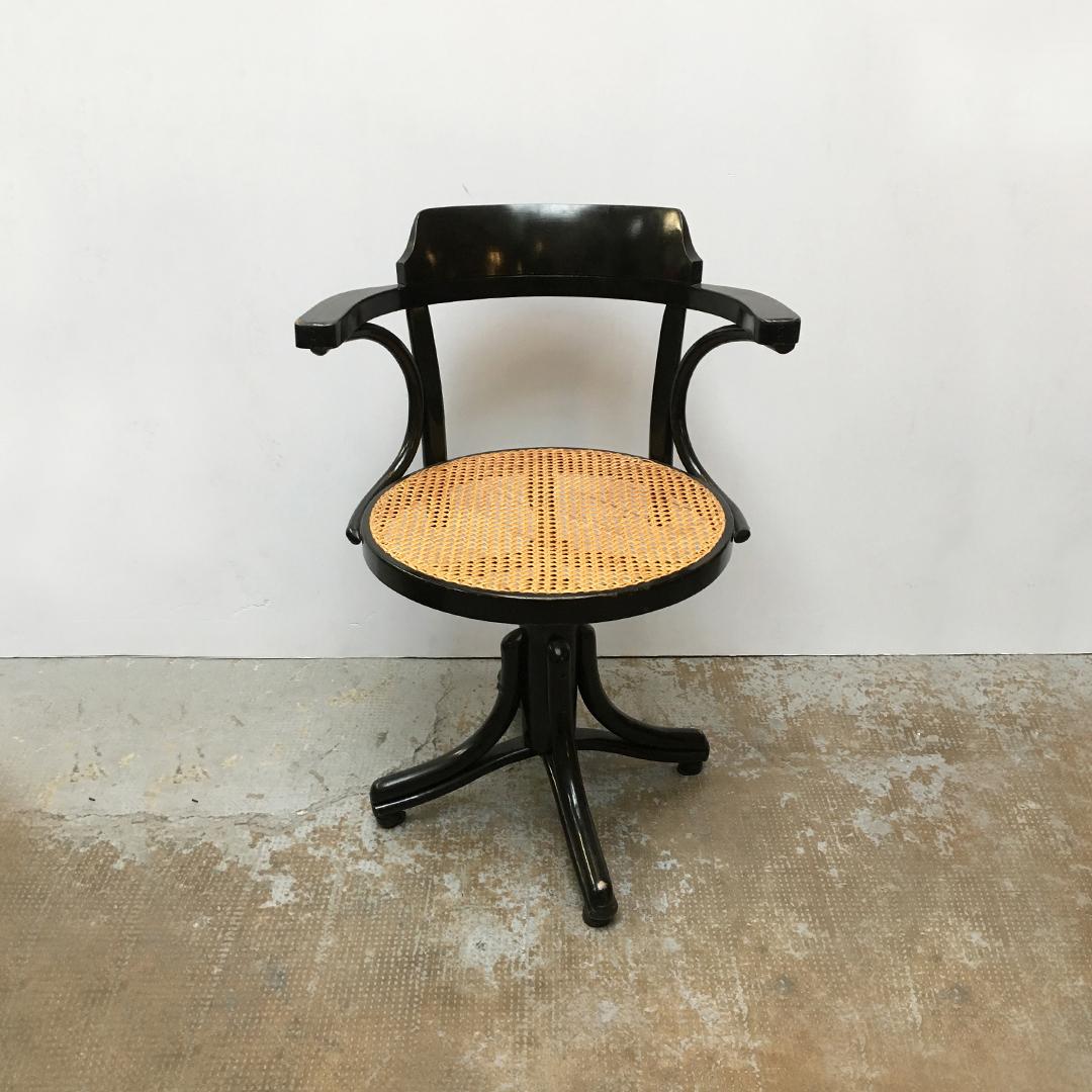 thonet swivel chair