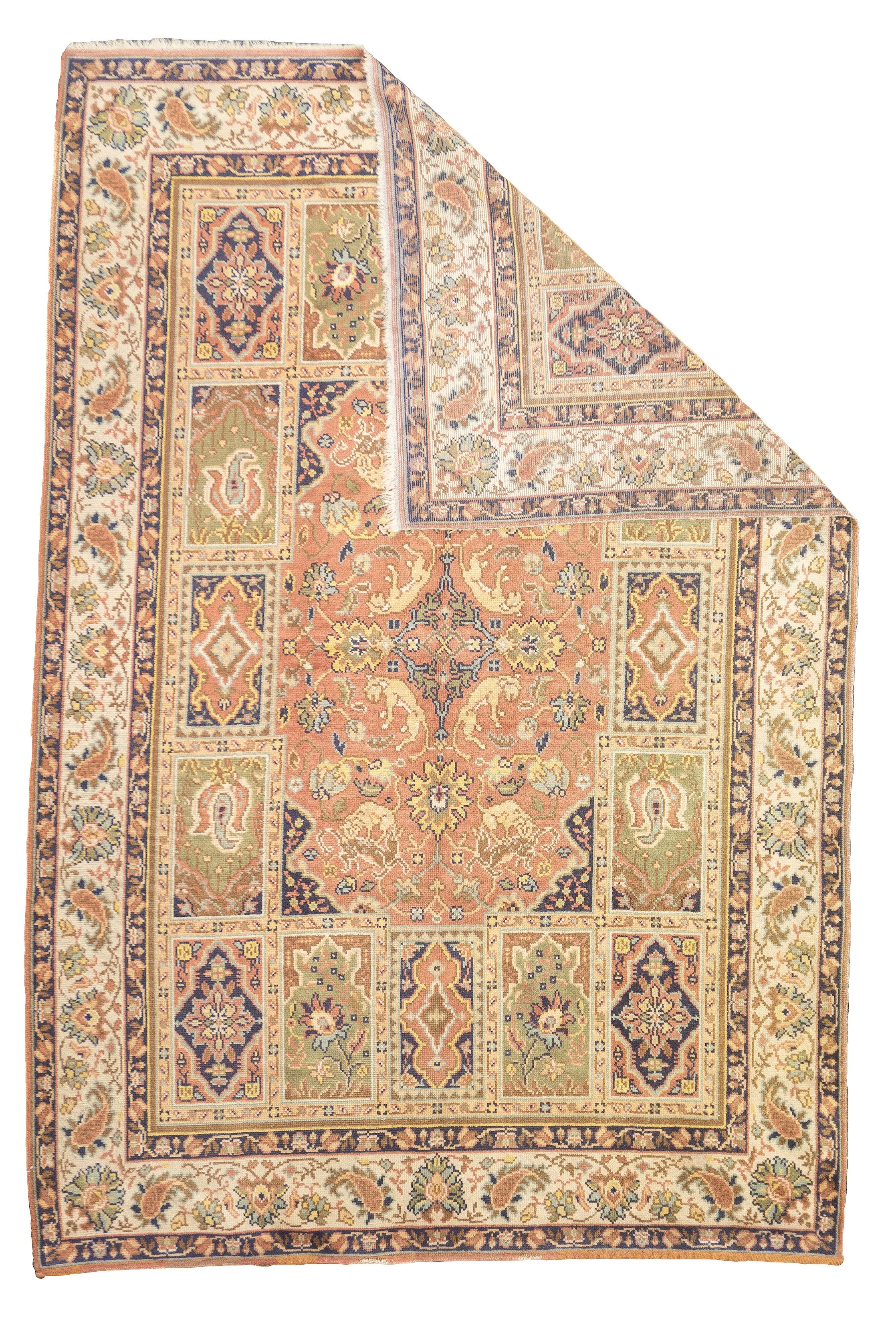 Tappeto europeo in lana 6'6'' x 9'8''. Un termine generico e generale che si riferisce alle origini francesi, inglesi, spagnole, austriache e di altri paesi, a partire dal XVI secolo, in stili che seguono le tendenze artistiche e di interior design