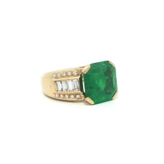 European Yellow Gold 5.19ct GIA Striking Green Colombian Emerald Diamond Ring