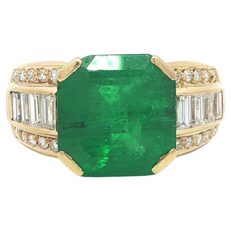 European Yellow Gold 5.19ct GIA Striking Green Colombian Emerald Diamond Ring For Sale