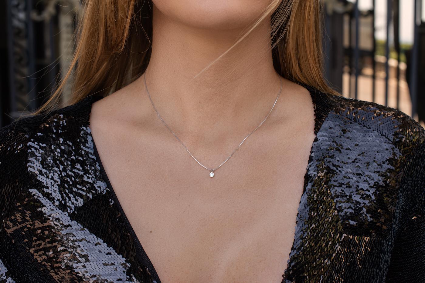 EVA certified Charline 0.05 carat round brillant synthetic diamond gold necklace In New Condition For Sale In Monte-Carlo, MC