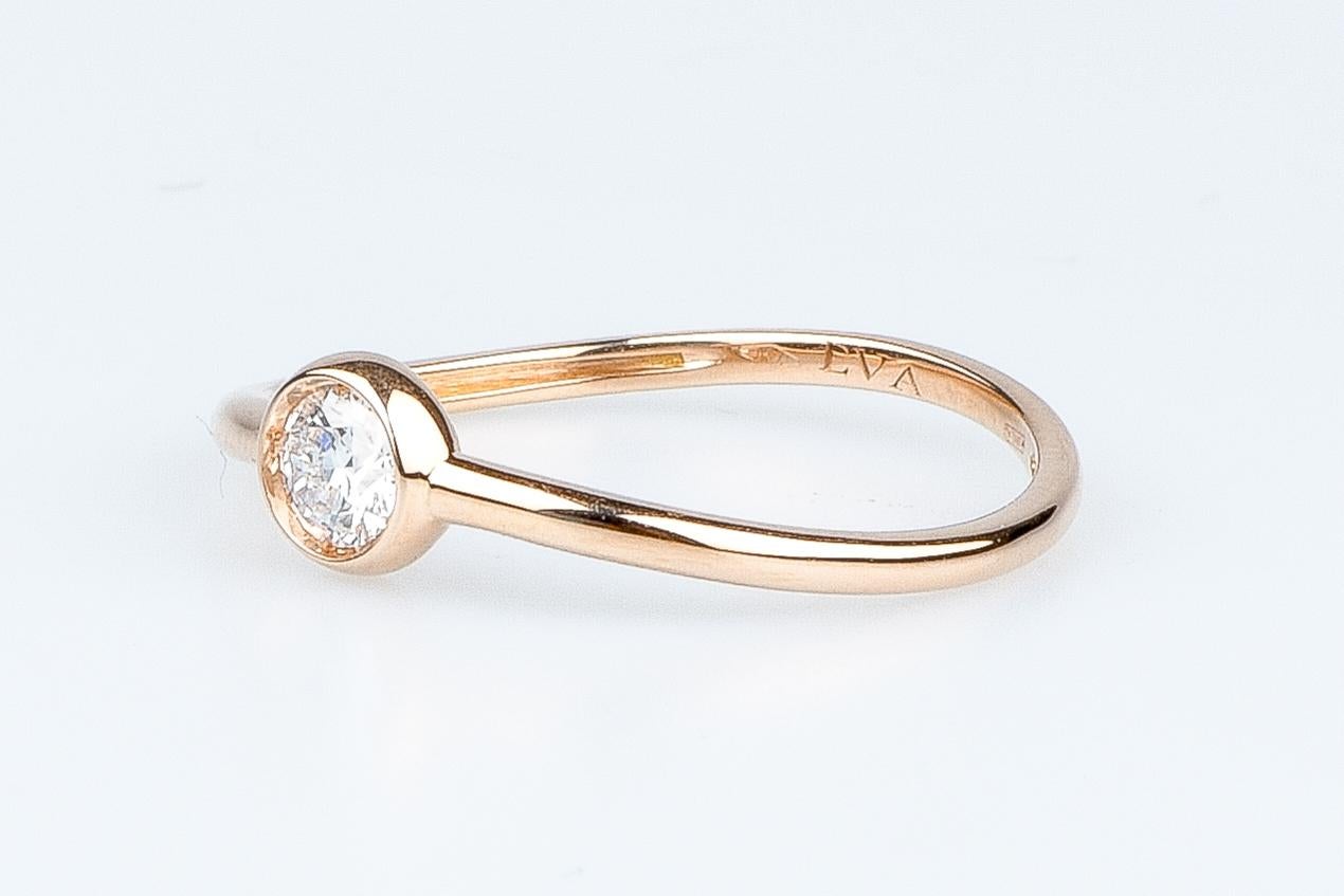 CHIARA model, ring in solid 18-carat pink gold adorned with a 0.20 carat round brilliant synthetic diamond.

• Carats: 0.20 ct

• Color: DEF

• Clarity: VS

• 1.60 grams

• Available sizes (EU): 49 to 54, free size adjustment.

• Dimensions: 0.5 x