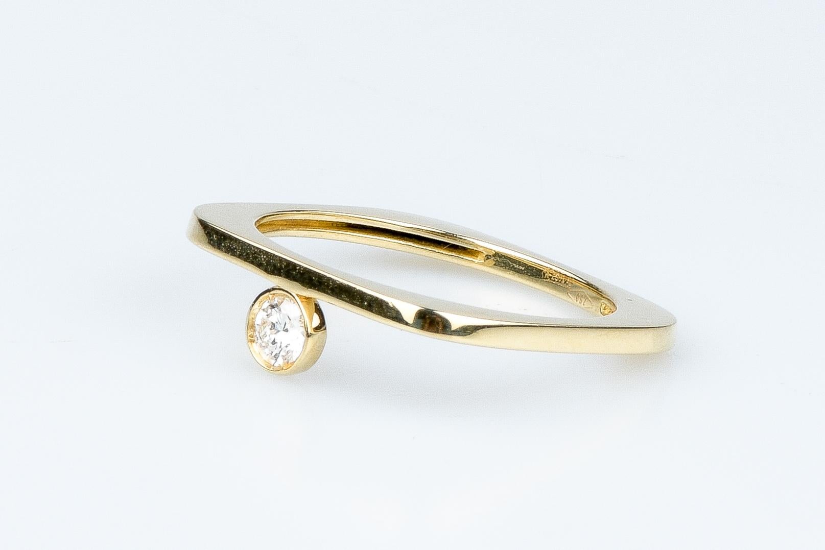 EVA-zertifizierter Livia-Ring aus Gelbgold mit rundem, brillantem synthetischem Diamanten von 0,15 Karat im Angebot 2