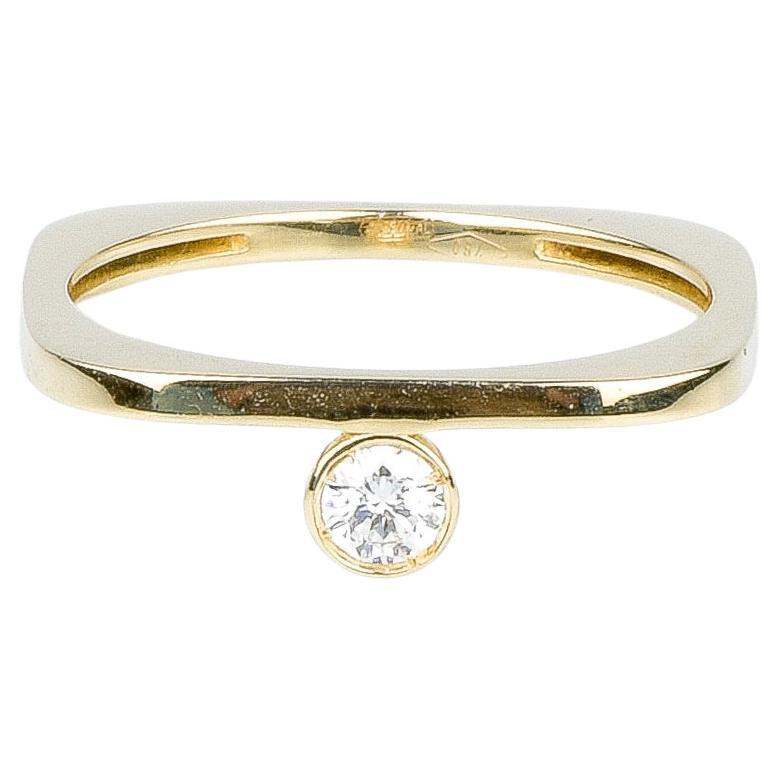 EVA-zertifizierter Livia-Ring aus Gelbgold mit rundem, brillantem synthetischem Diamanten von 0,15 Karat im Angebot