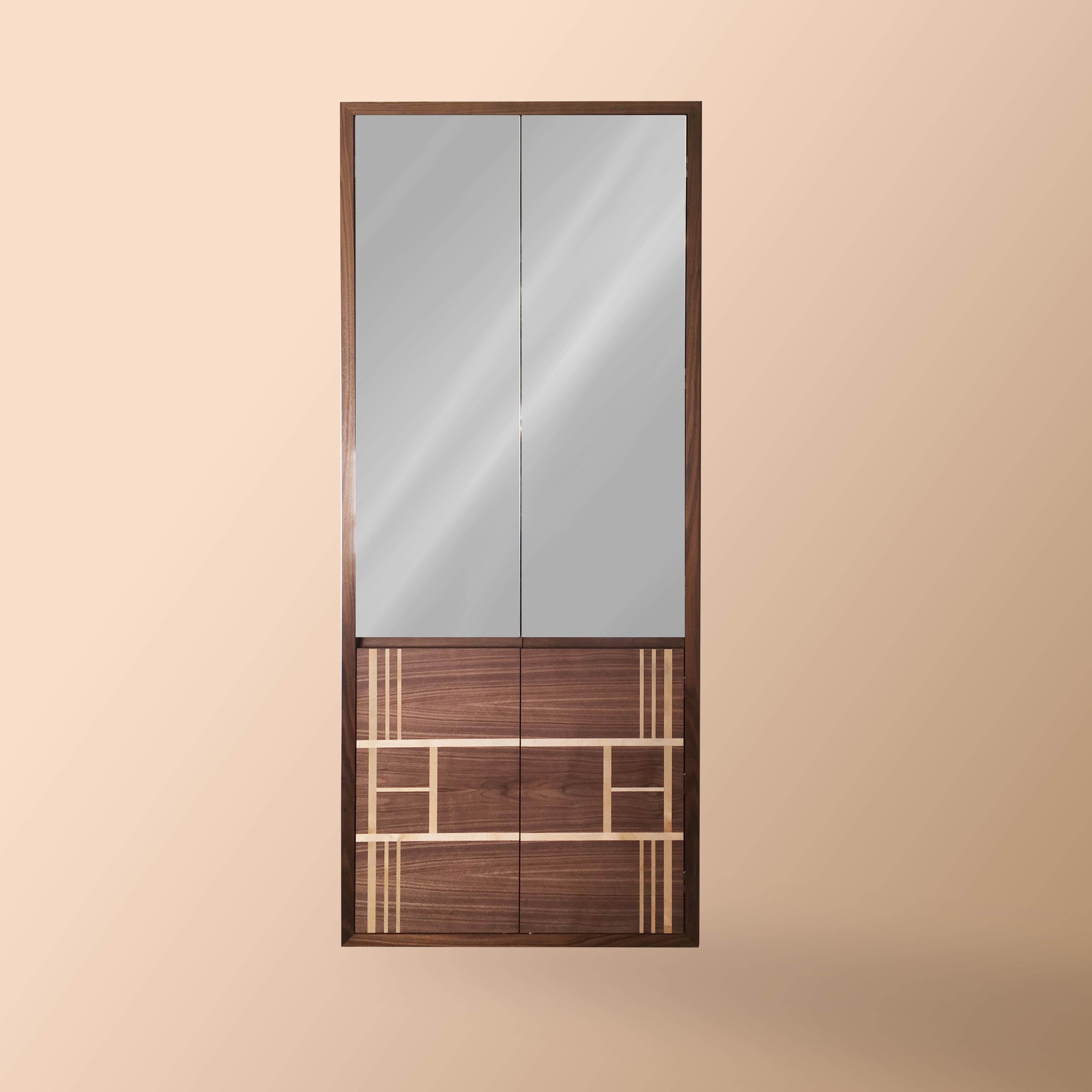 Britannique Meuble à boissons avec portes et intérieur en miroir, design contemporain en vente