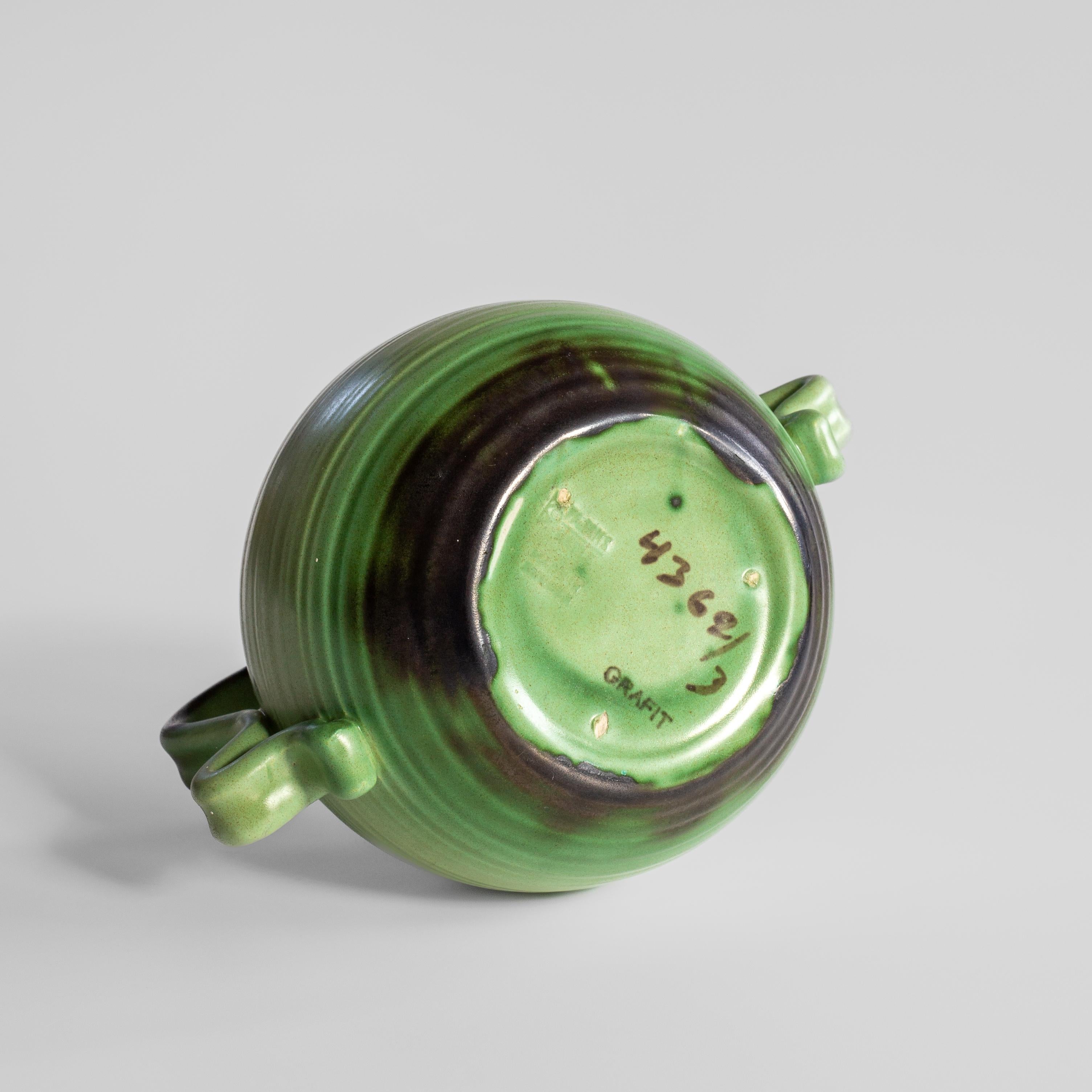 Svedese Eva Jancke-Björk, Vaso con manico verde The Modern Scandinavian, anni '40, Svezia in vendita