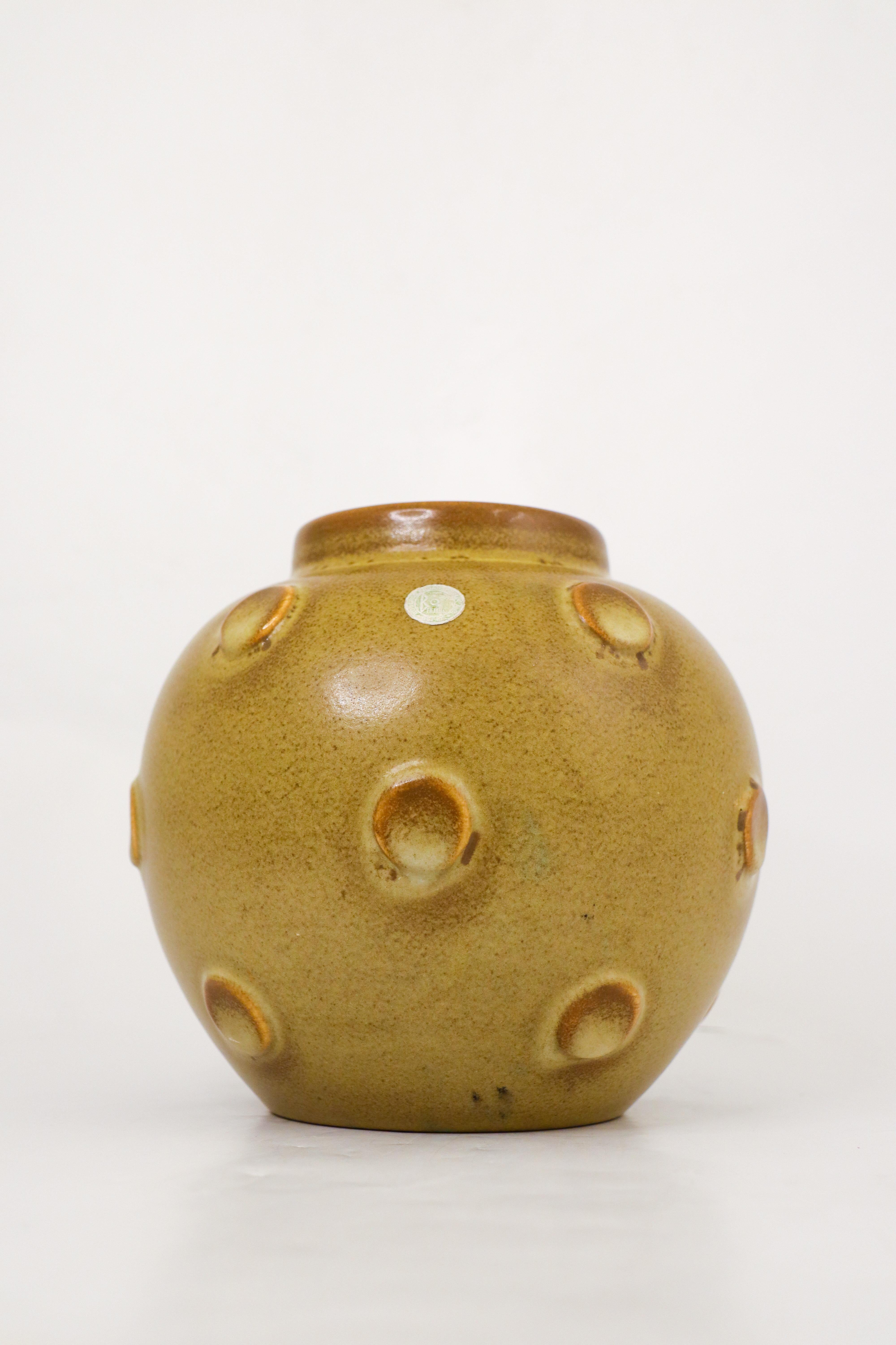 Glazed Eva Jancke-Björk - Round, Dark Yellow Vase with relief - Bo Fajans 1940s For Sale