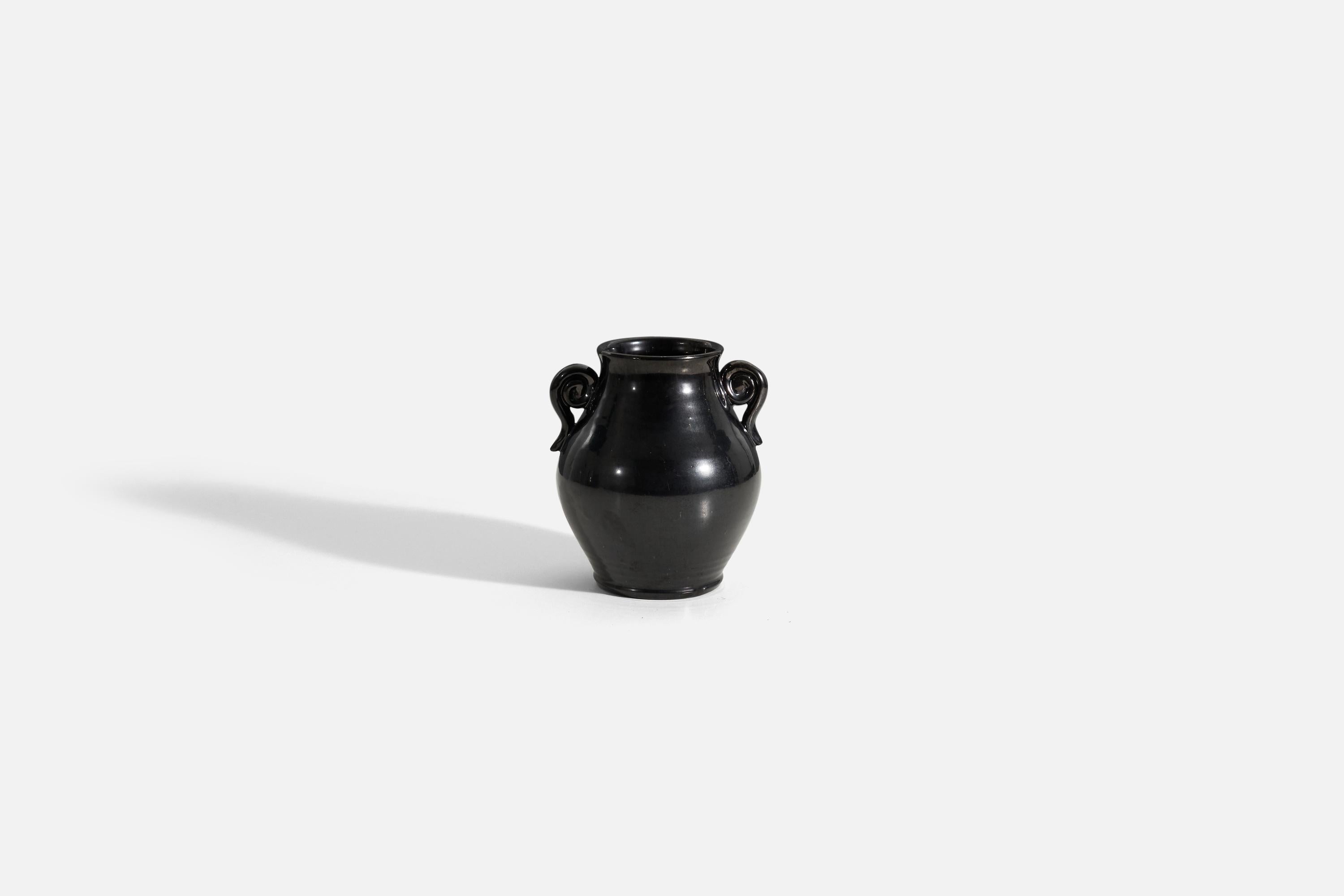 Eva Jancke Björk, Vase, Black-Glazed Earthenware, Bo Fajans, Sweden, 1940s In Good Condition For Sale In High Point, NC
