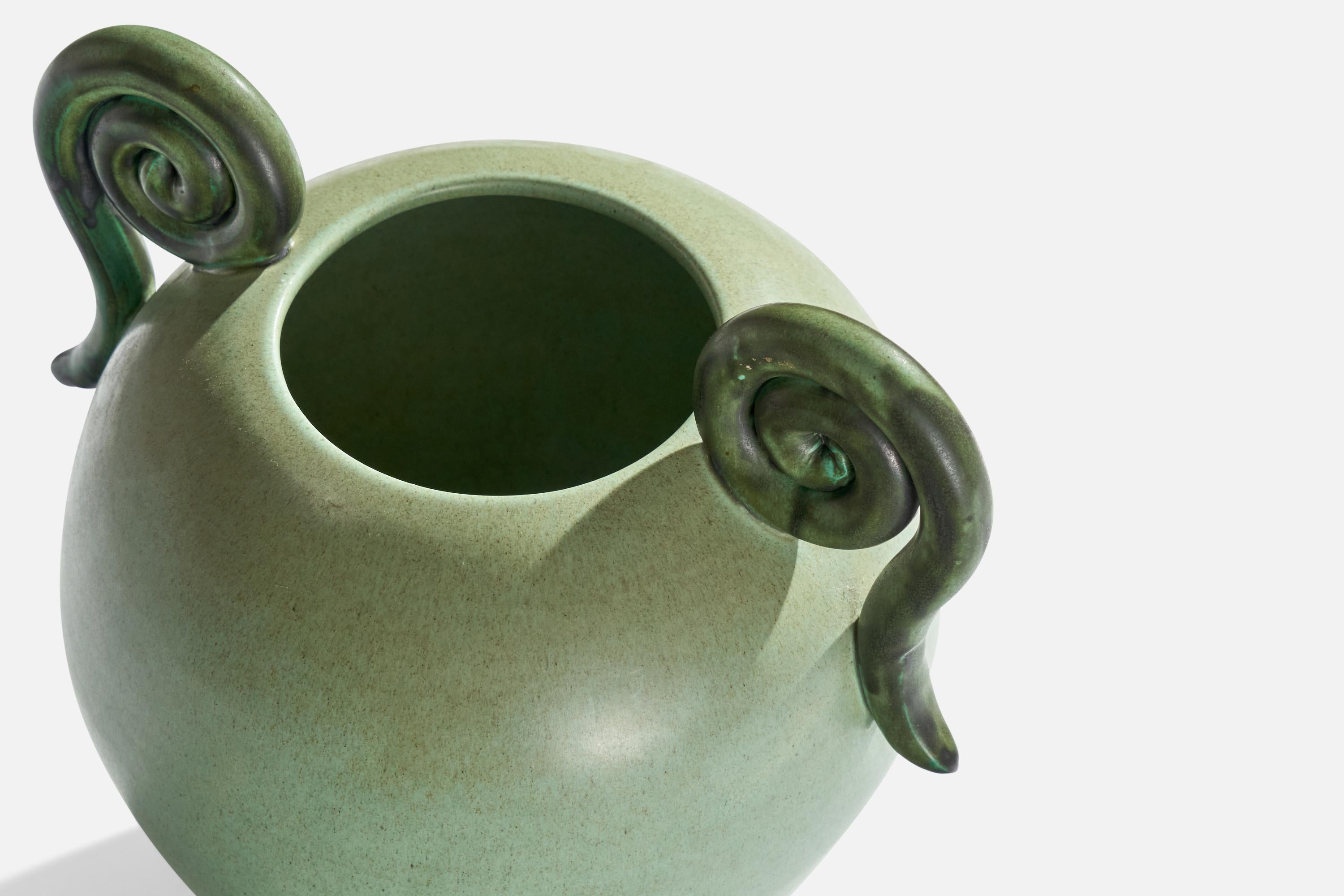 Eva Jancke-Björk, Vase, Ceramic, Sweden, 1940s In Good Condition For Sale In High Point, NC