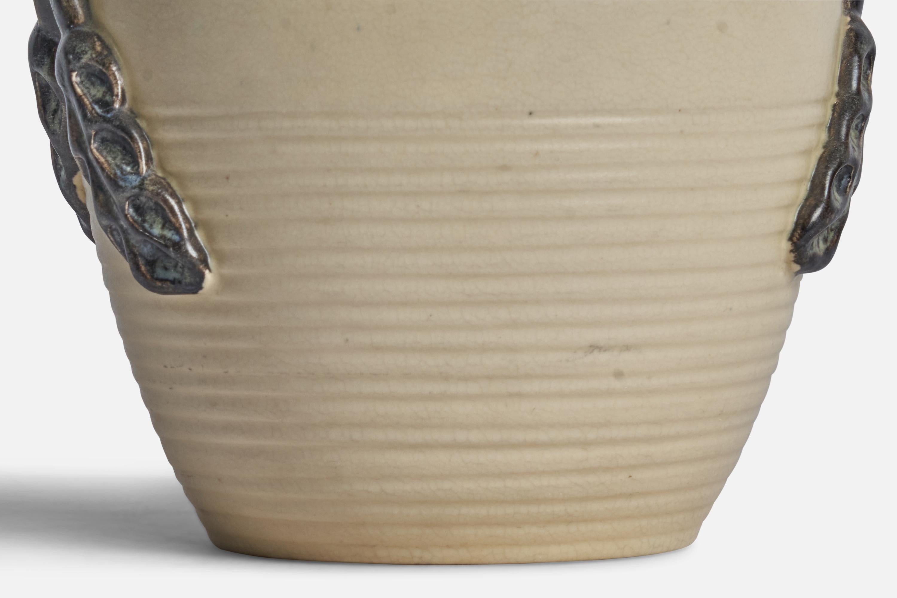 Eva Jancke-Björk, Vase, Earthenware, Sweden, 1940s In Good Condition For Sale In High Point, NC