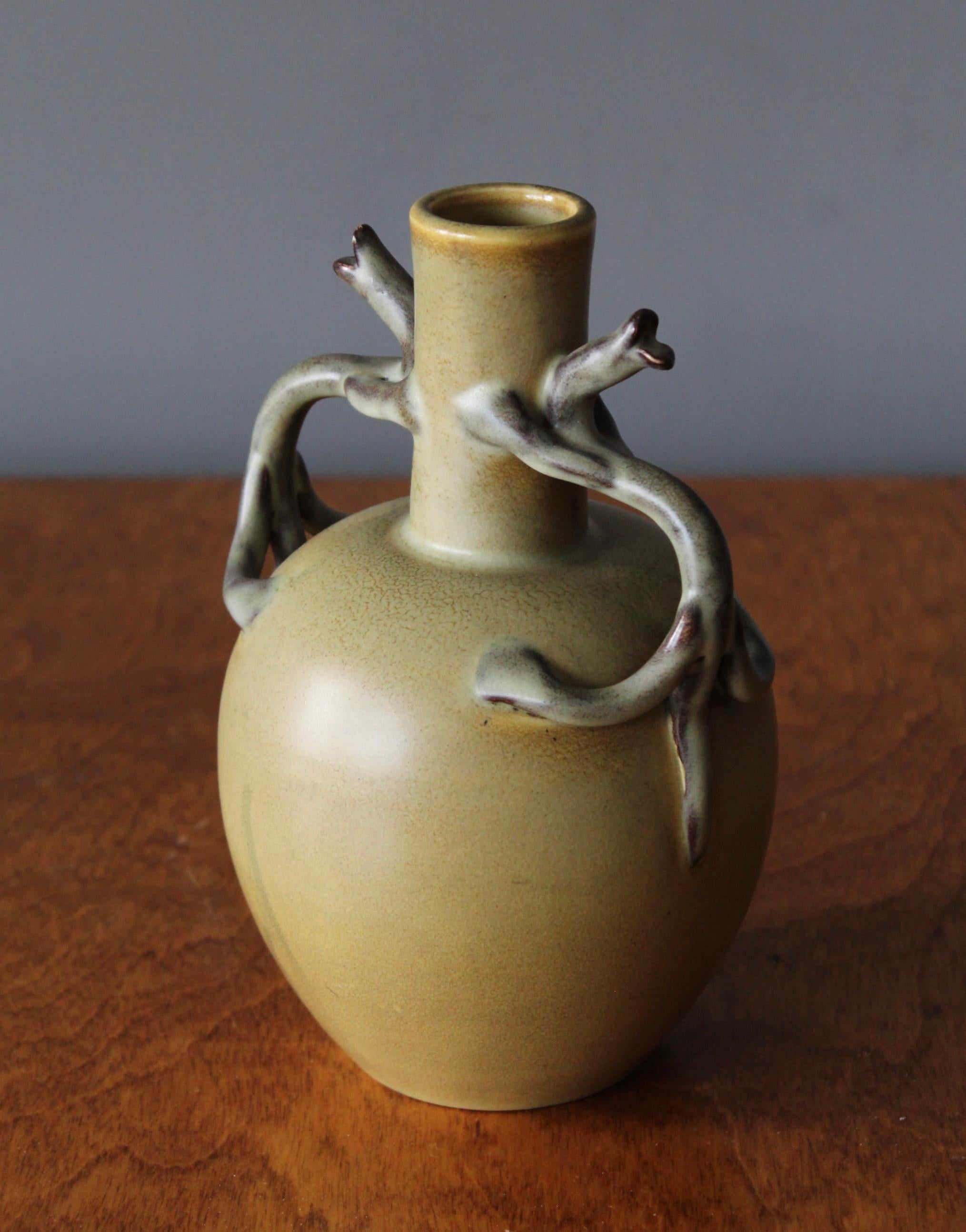 Eva Jancke Björk, Vase, Green Glaze Ceramic, for Bo Fajans, Sweden, 1940s In Good Condition In High Point, NC