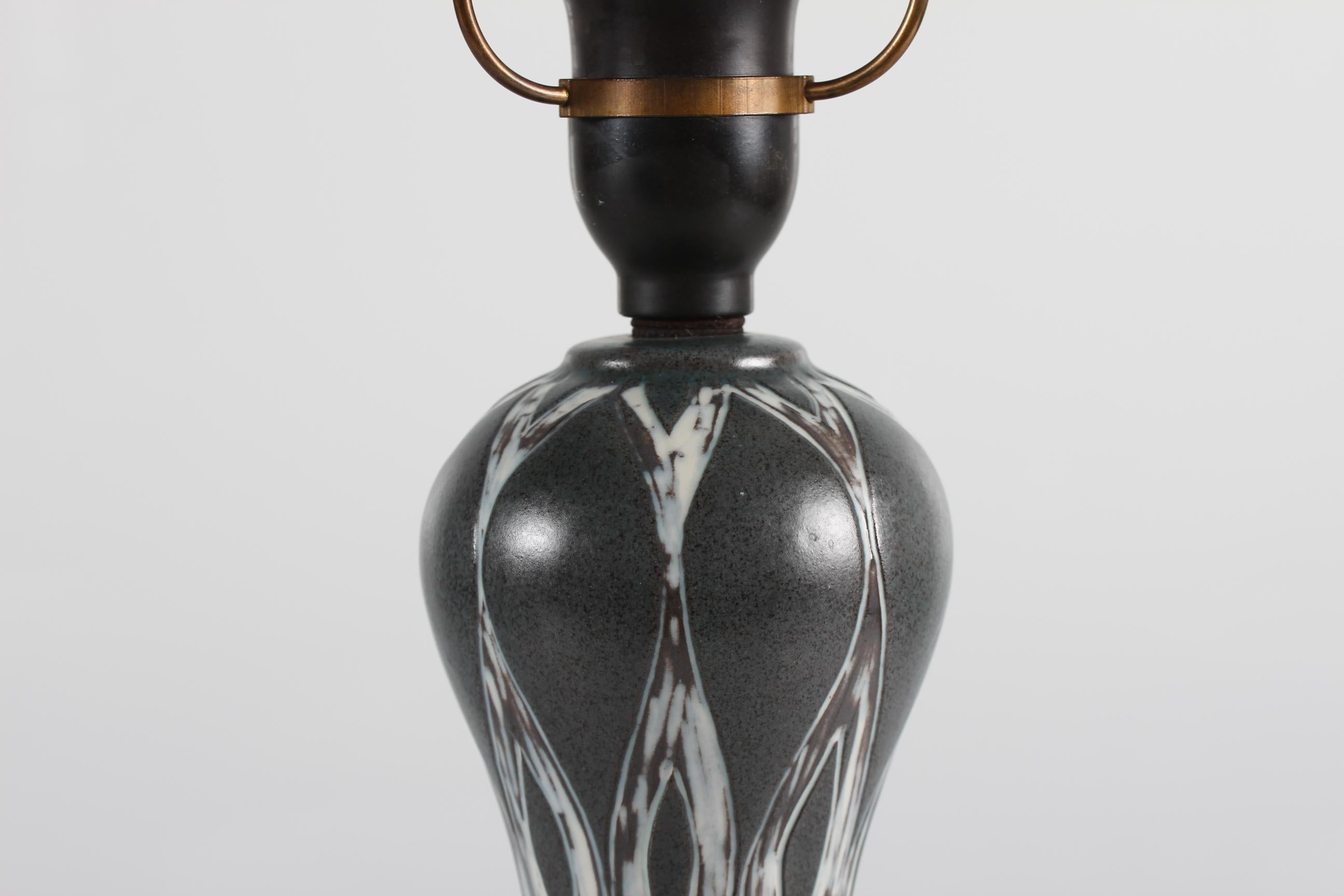 Metà XX secolo Eva & Johannes Andersen Lampada da tavolo alta in ceramica con paralume nuovo, Danimarca, anni '60 in vendita