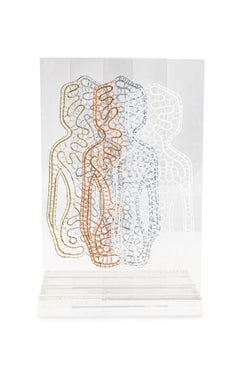 Obra escultórica de Eva Petric, técnica mixta, acrílico grabado, hacia 2020