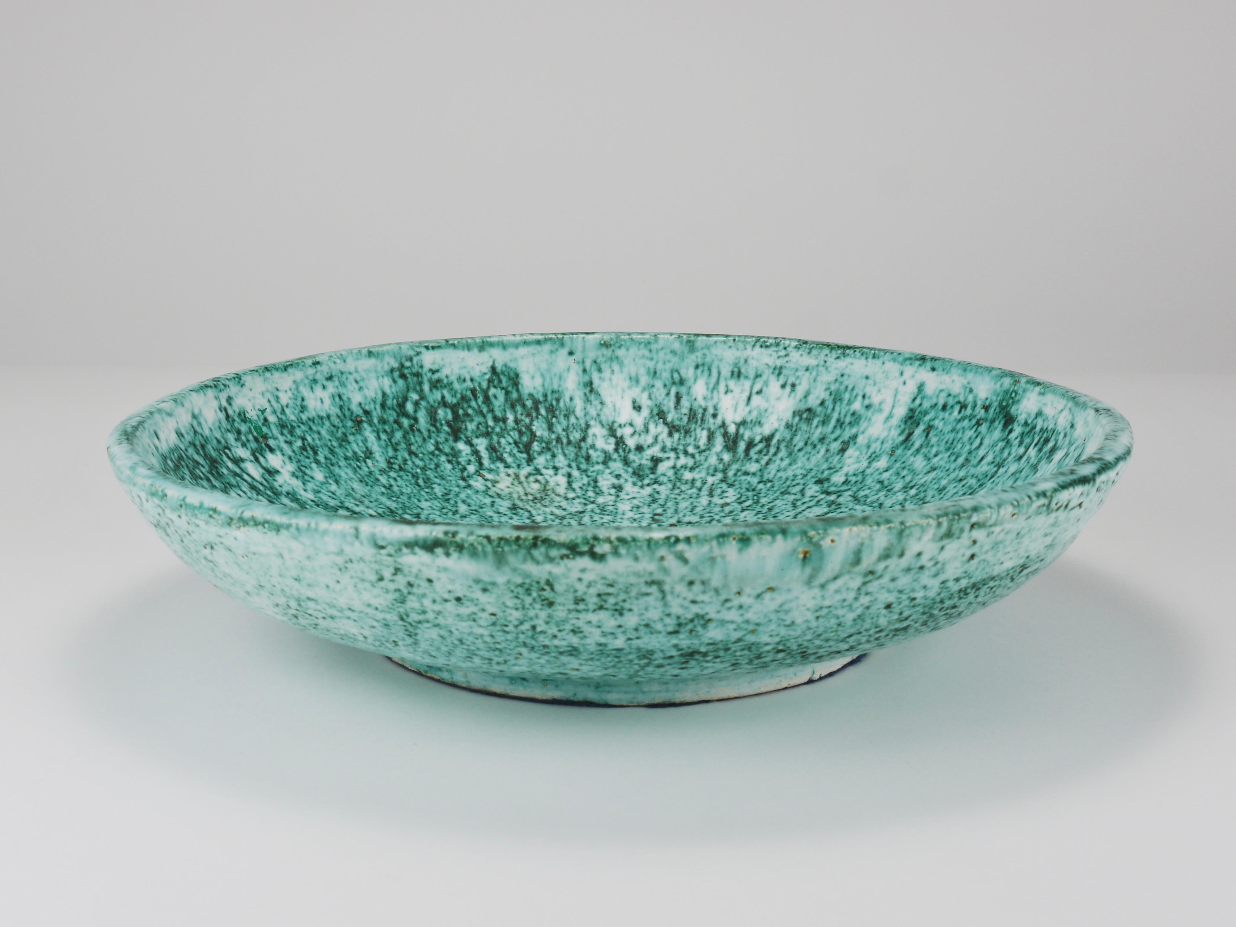 Eva Ruffoni Large Turquoise Ceramic Art Fruit Bowl, 15“ Diameter, Italy, 1980s In Good Condition For Sale In Vienna, AT