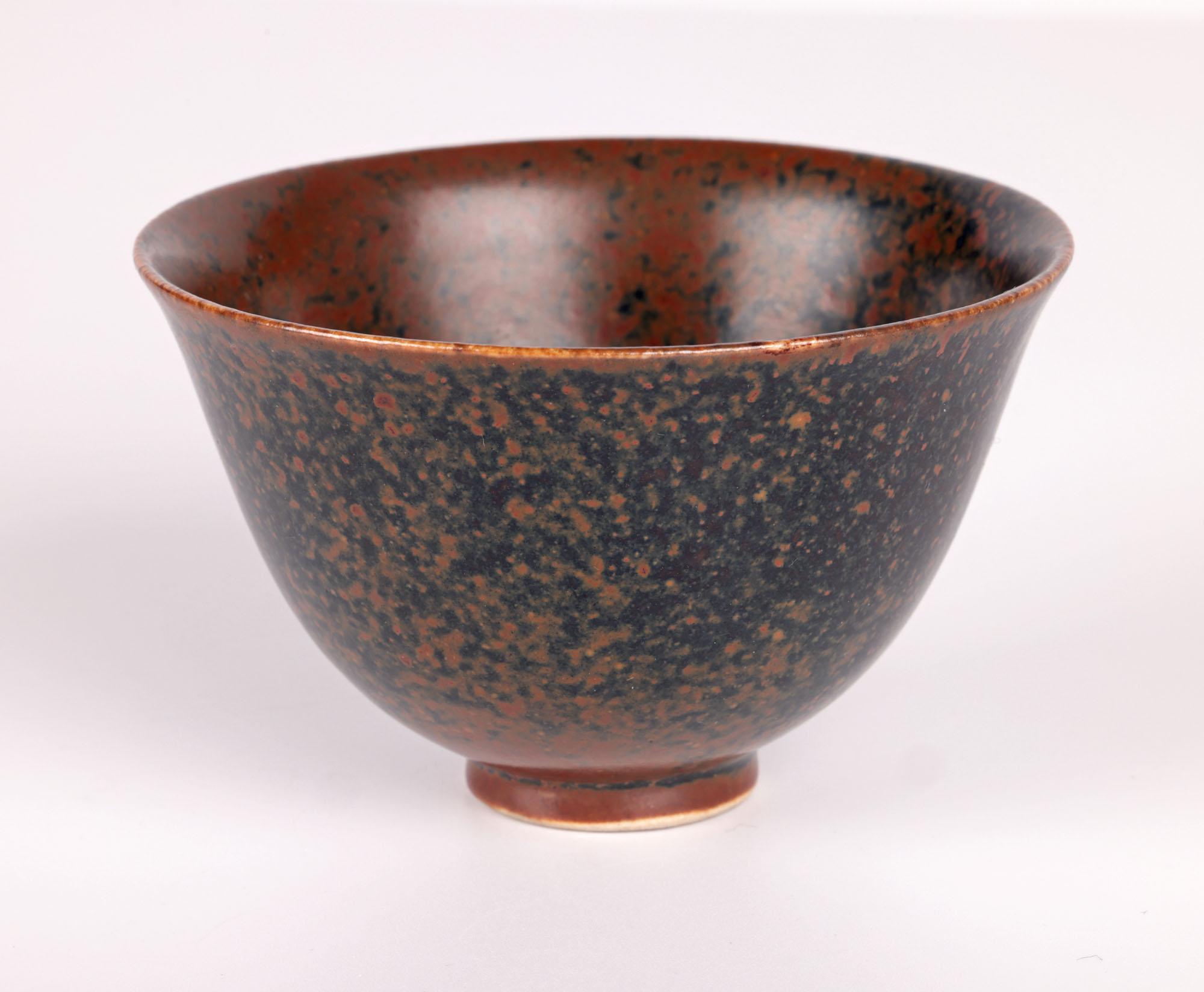 Bol en poterie de studio marron moucheté d'Eva Staehr-Nielsen Saxbo en vente 2